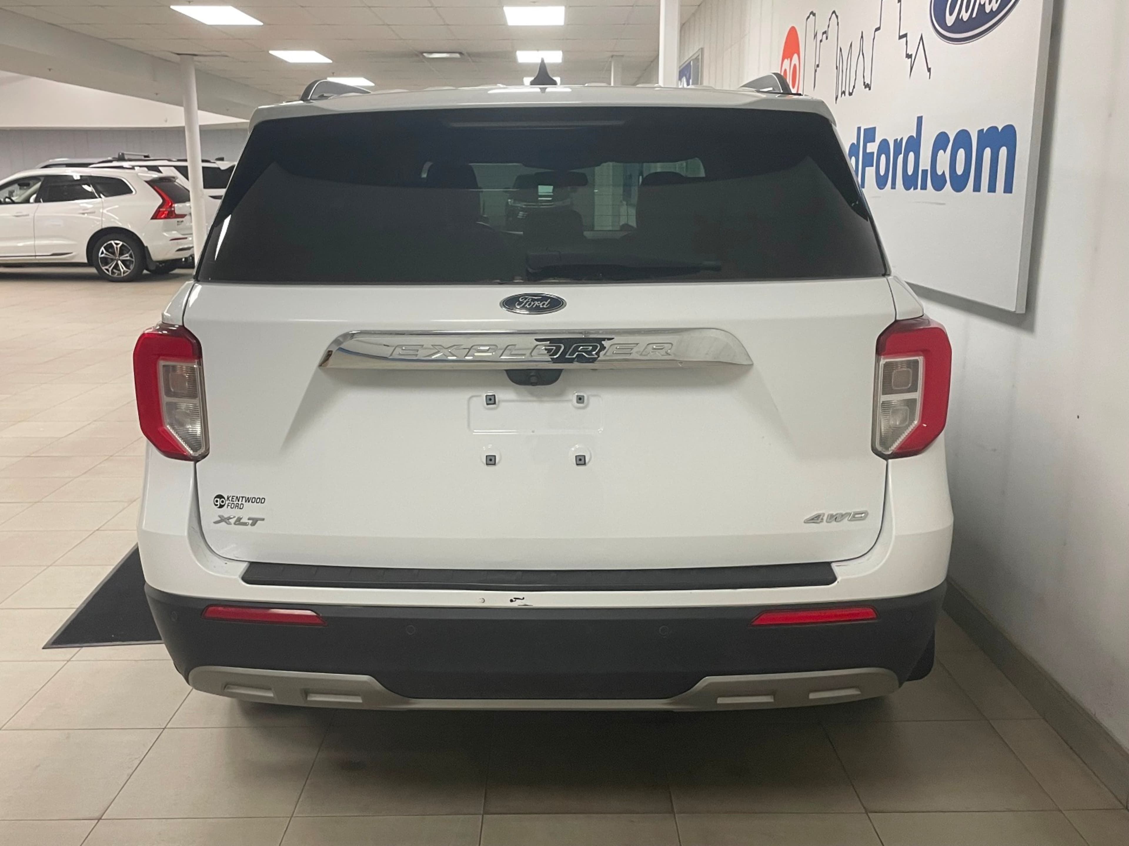 2022 Ford Explorer XLT photo 2