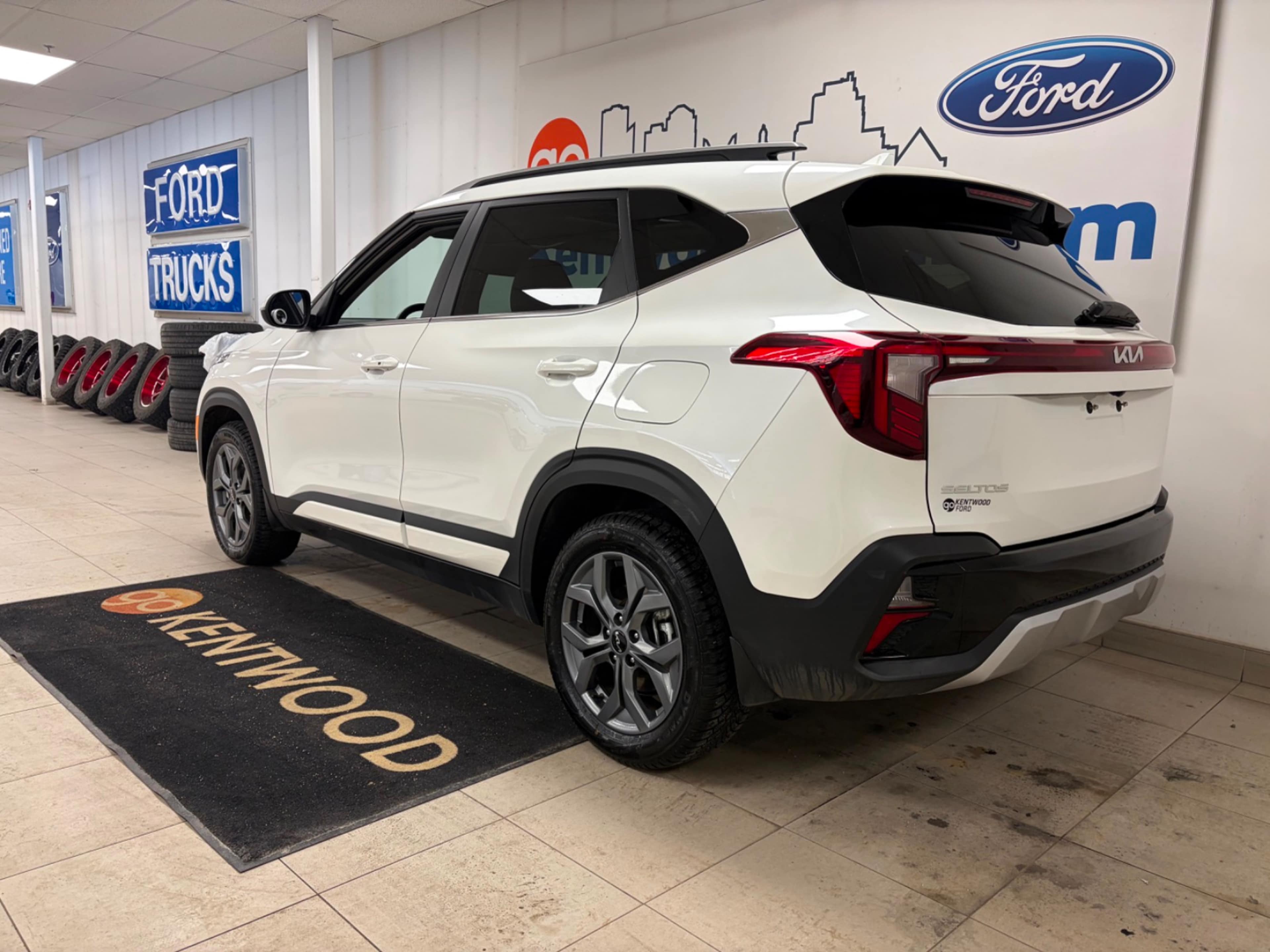 2026 Kia Seltos EX photo 3