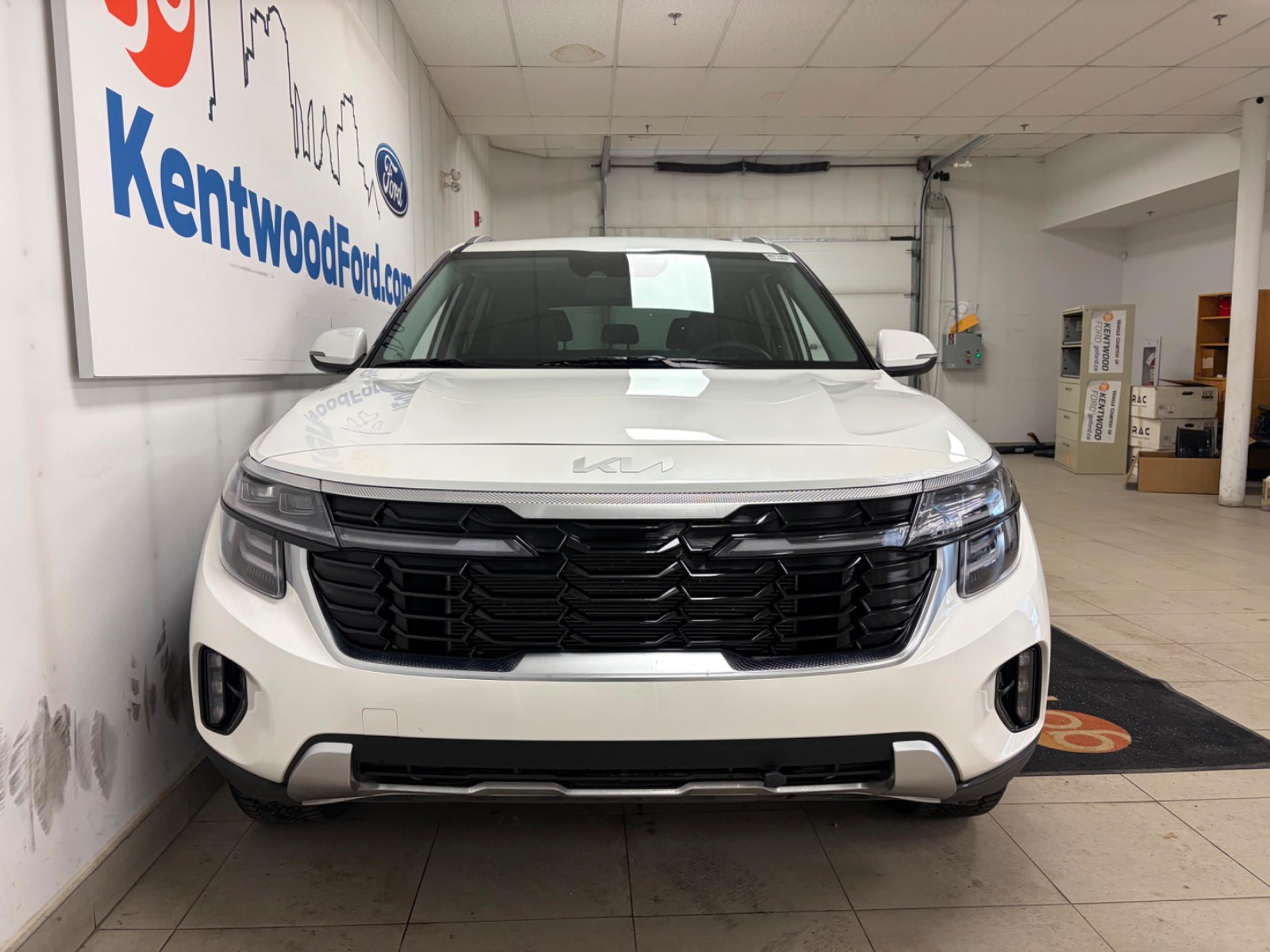 2026 Kia Seltos EX photo 2