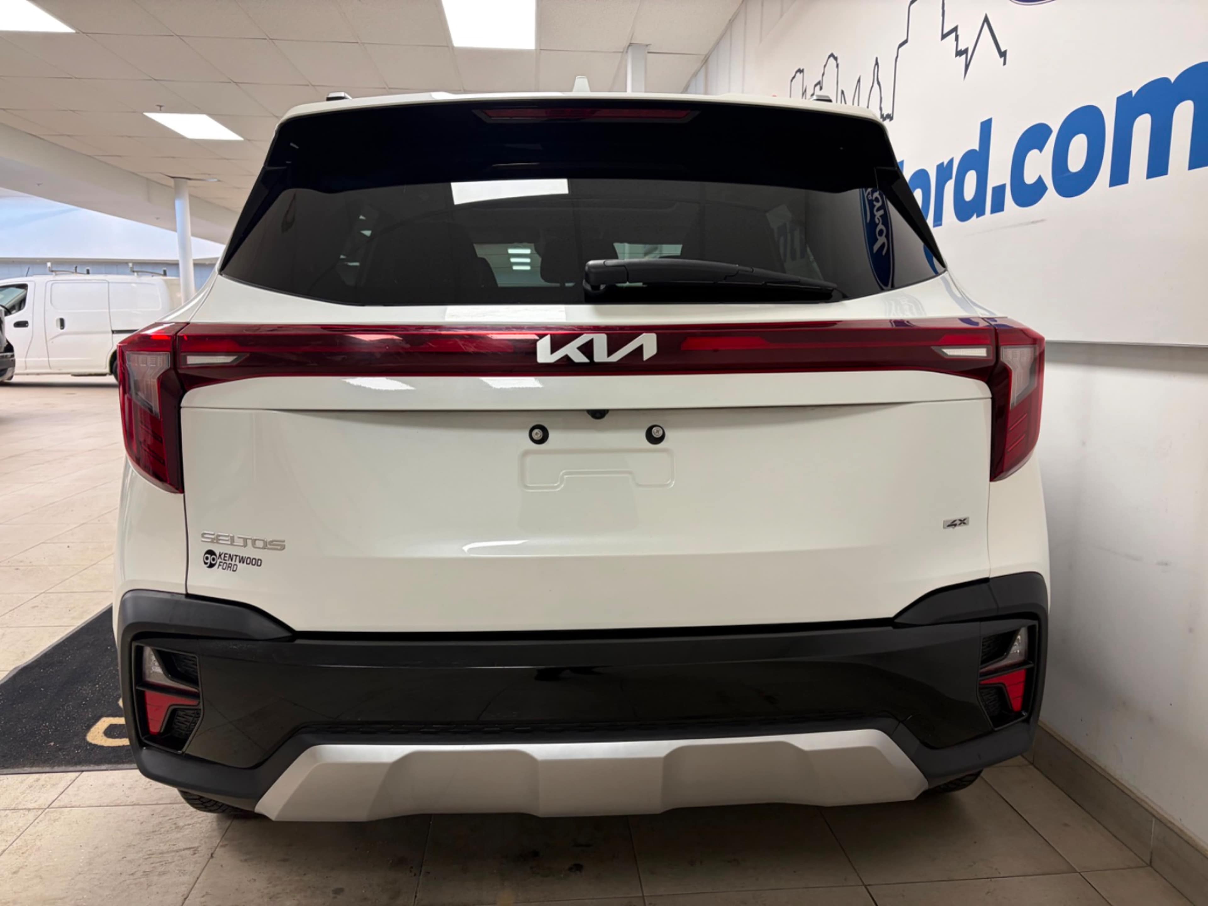 2026 Kia Seltos EX photo 4