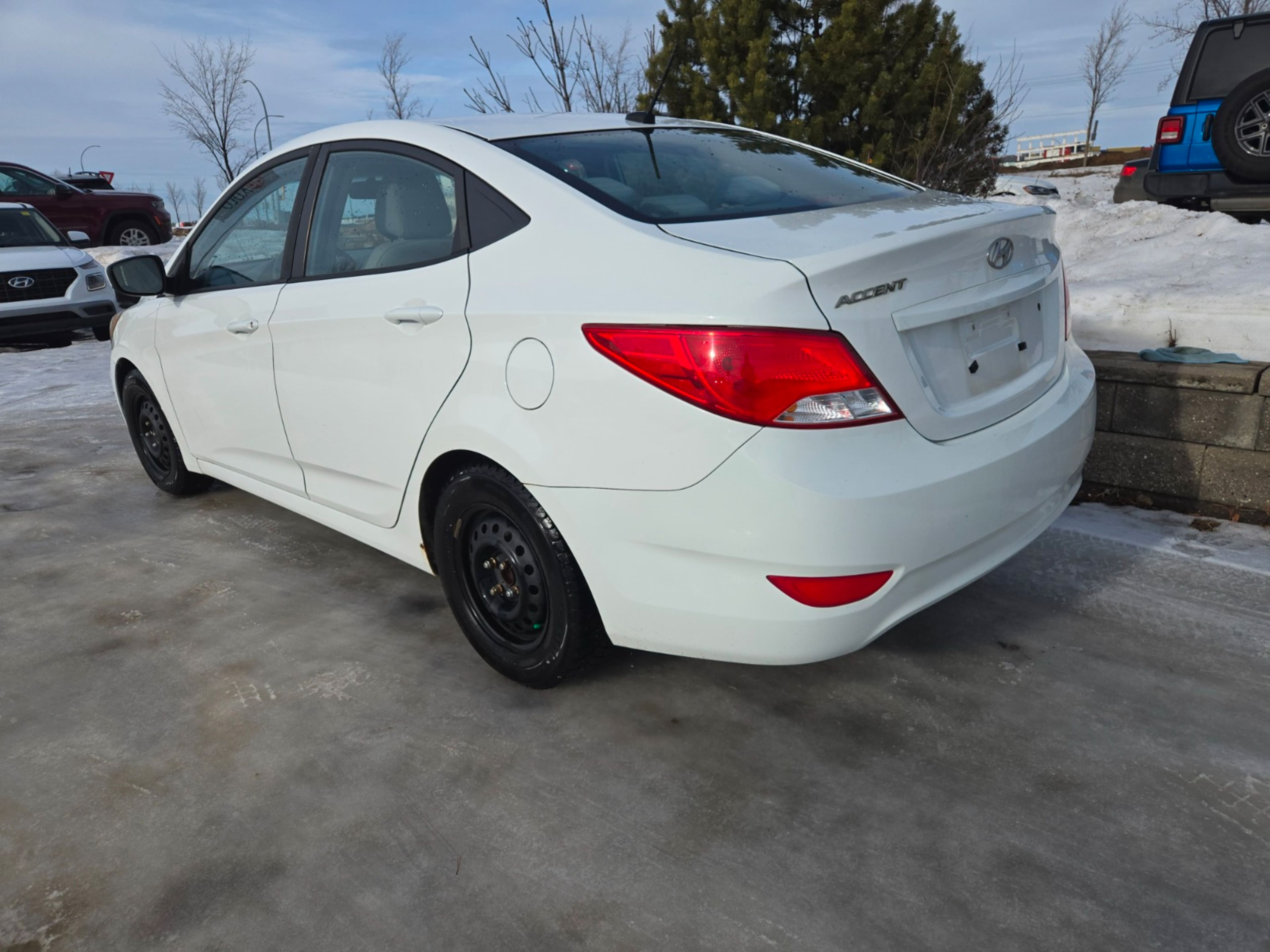 2017 Hyundai Accent GL photo 3