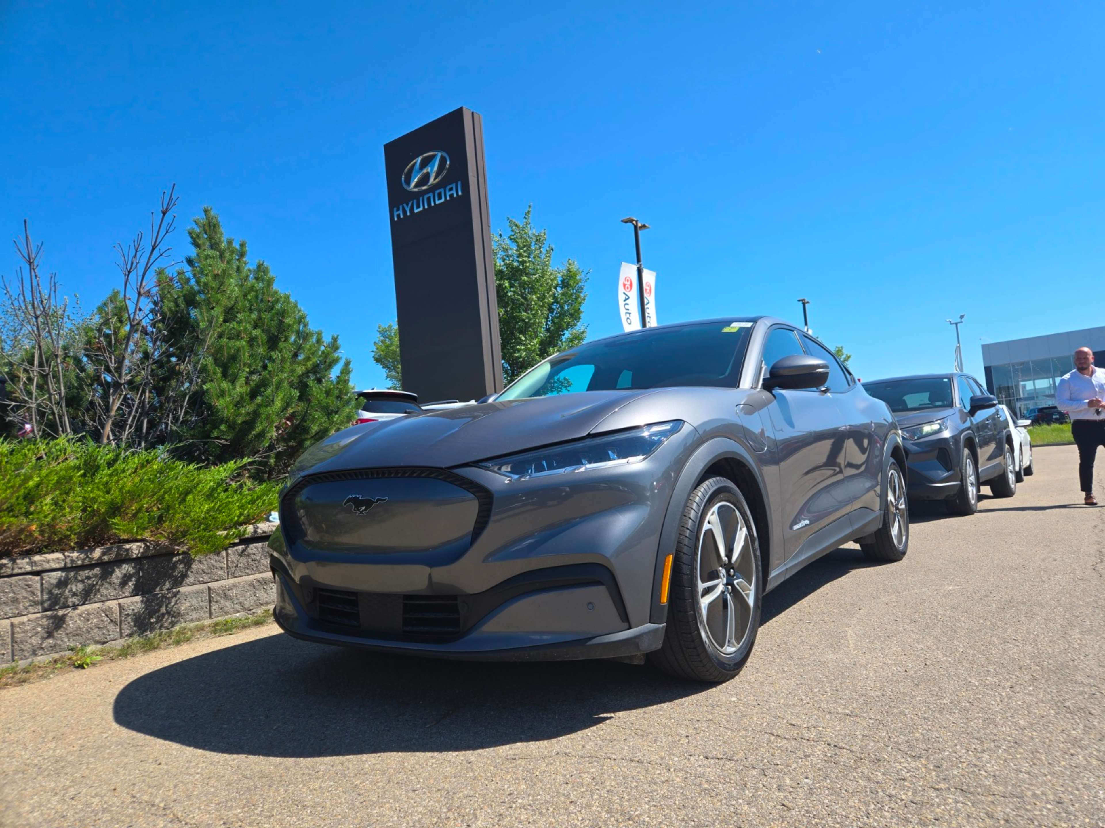 2021 Ford Mustang Mach-E Select photo 3