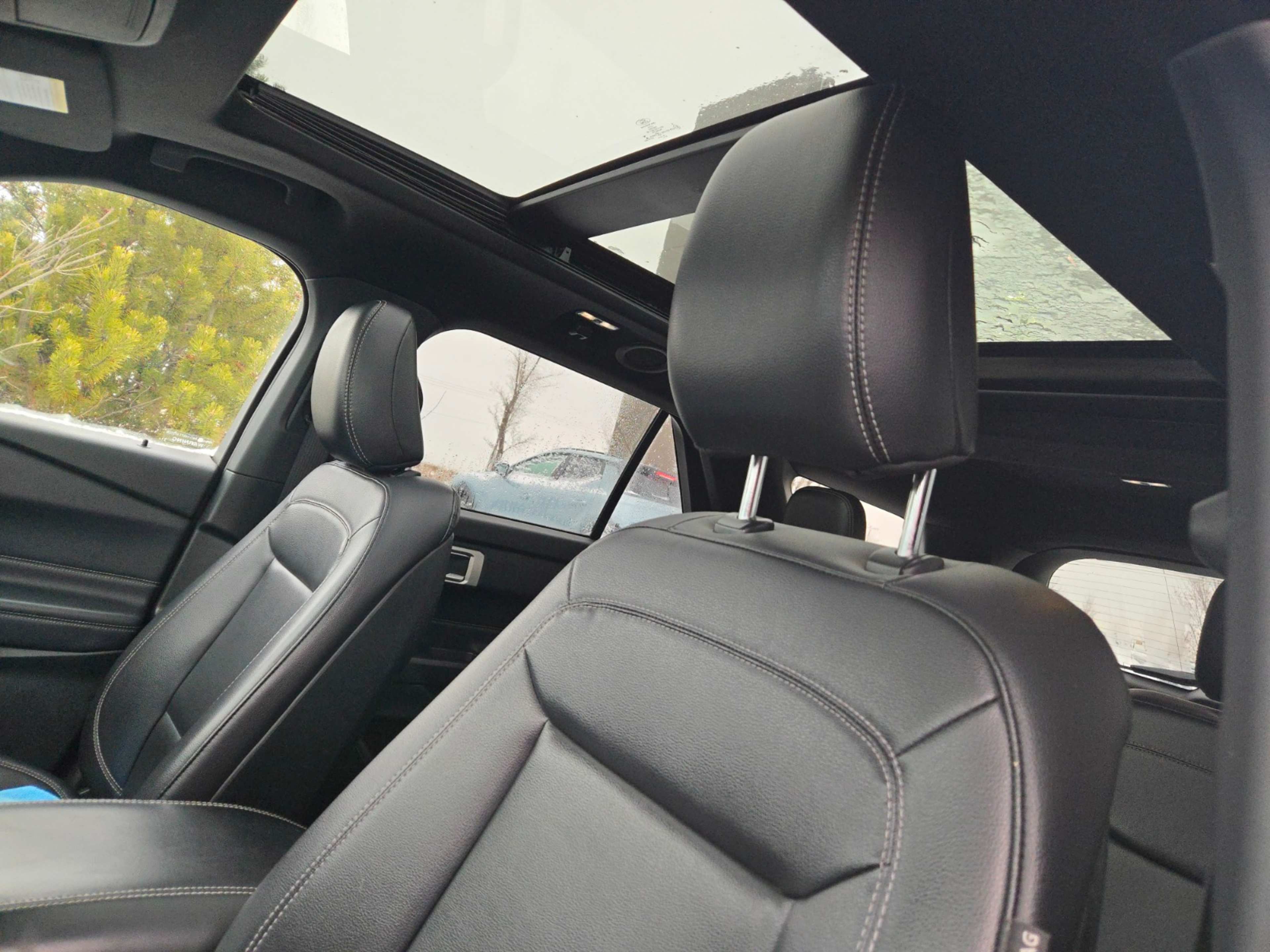 2020 Ford Explorer XLT photo 4