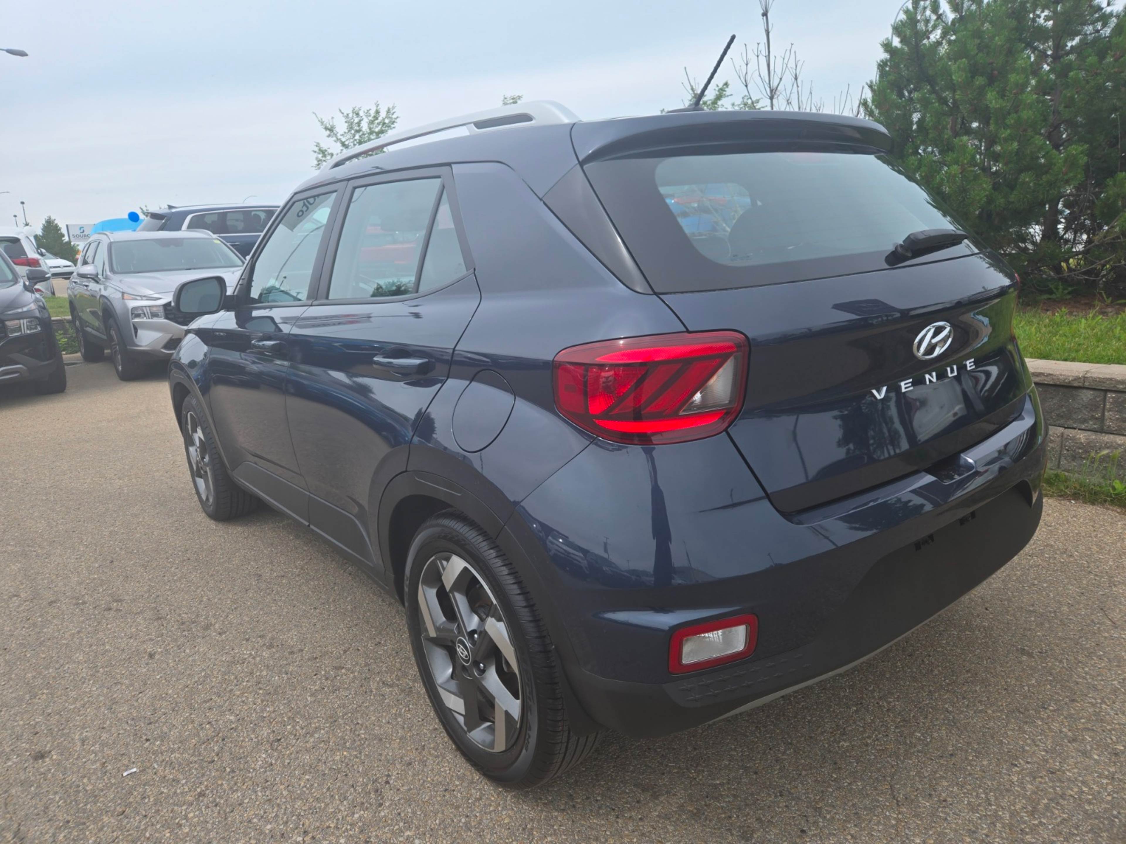 2024 Hyundai Venue Denim photo 4