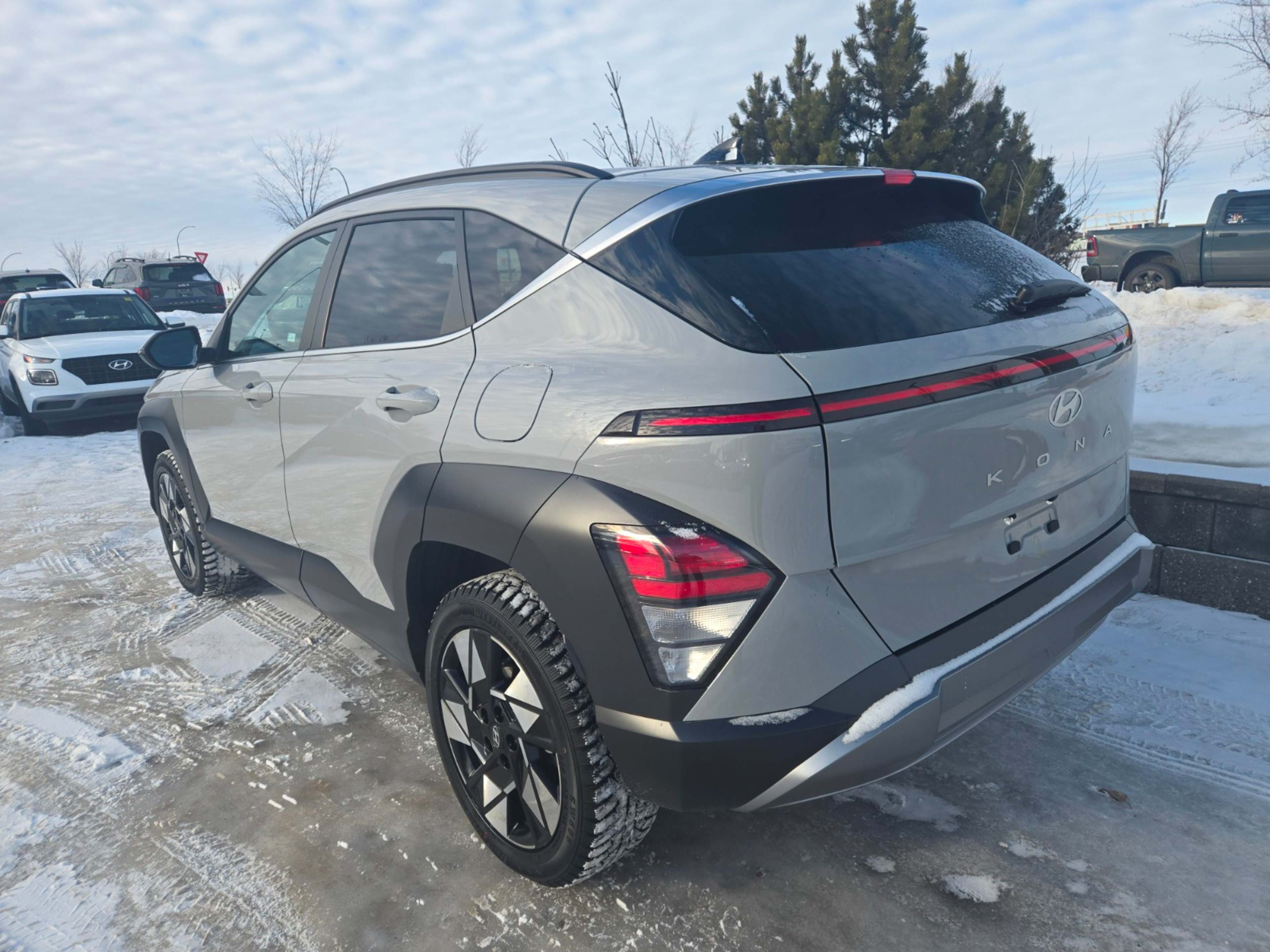 2025 Hyundai Kona SEL photo 2