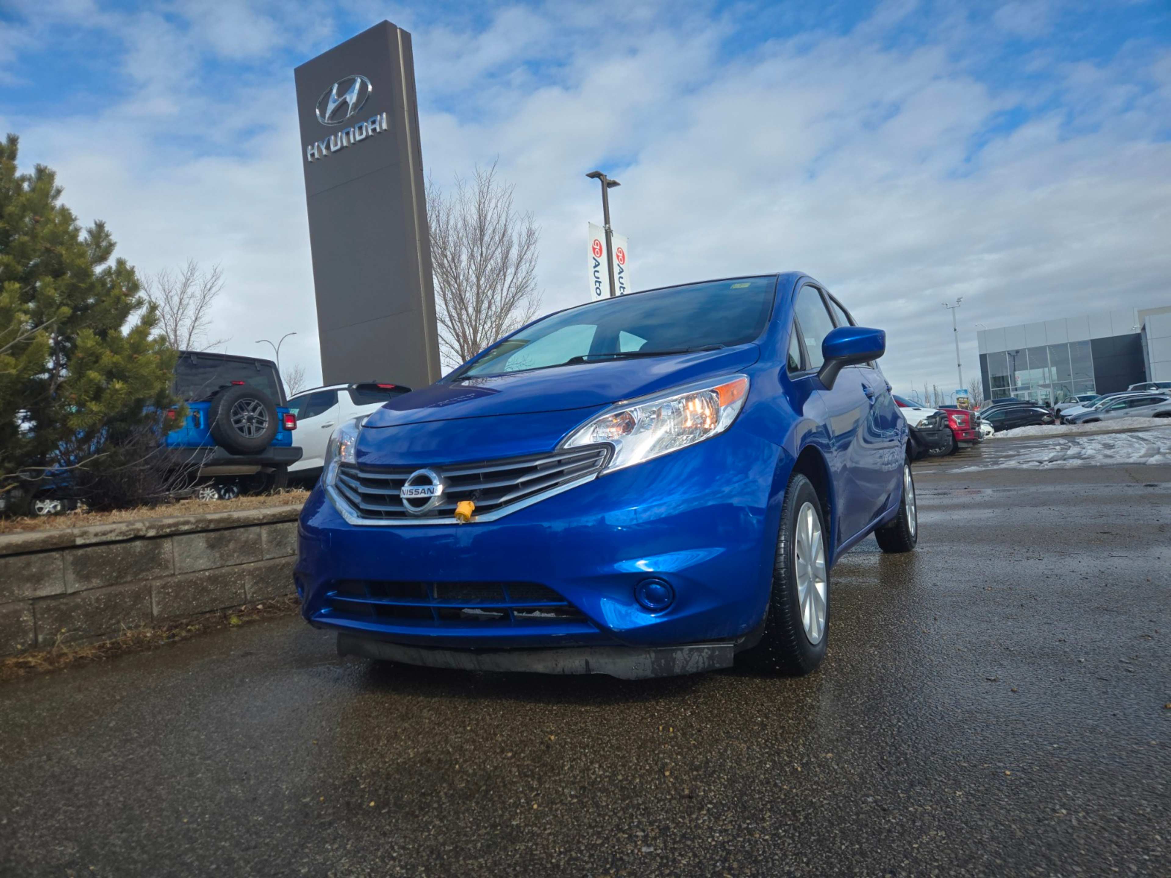 2016 Nissan Versa Note photo 2