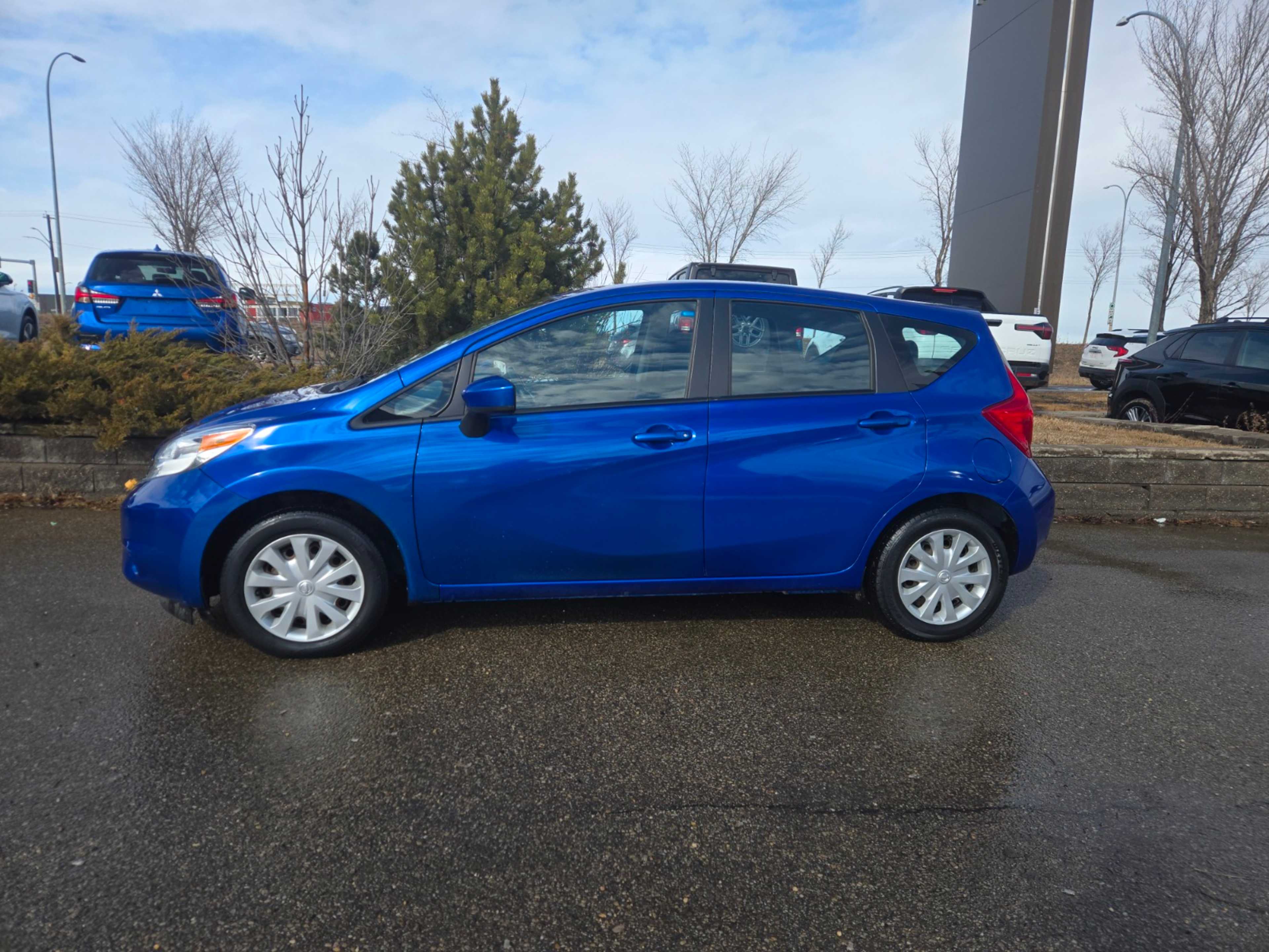 2016 Nissan Versa Note photo 3