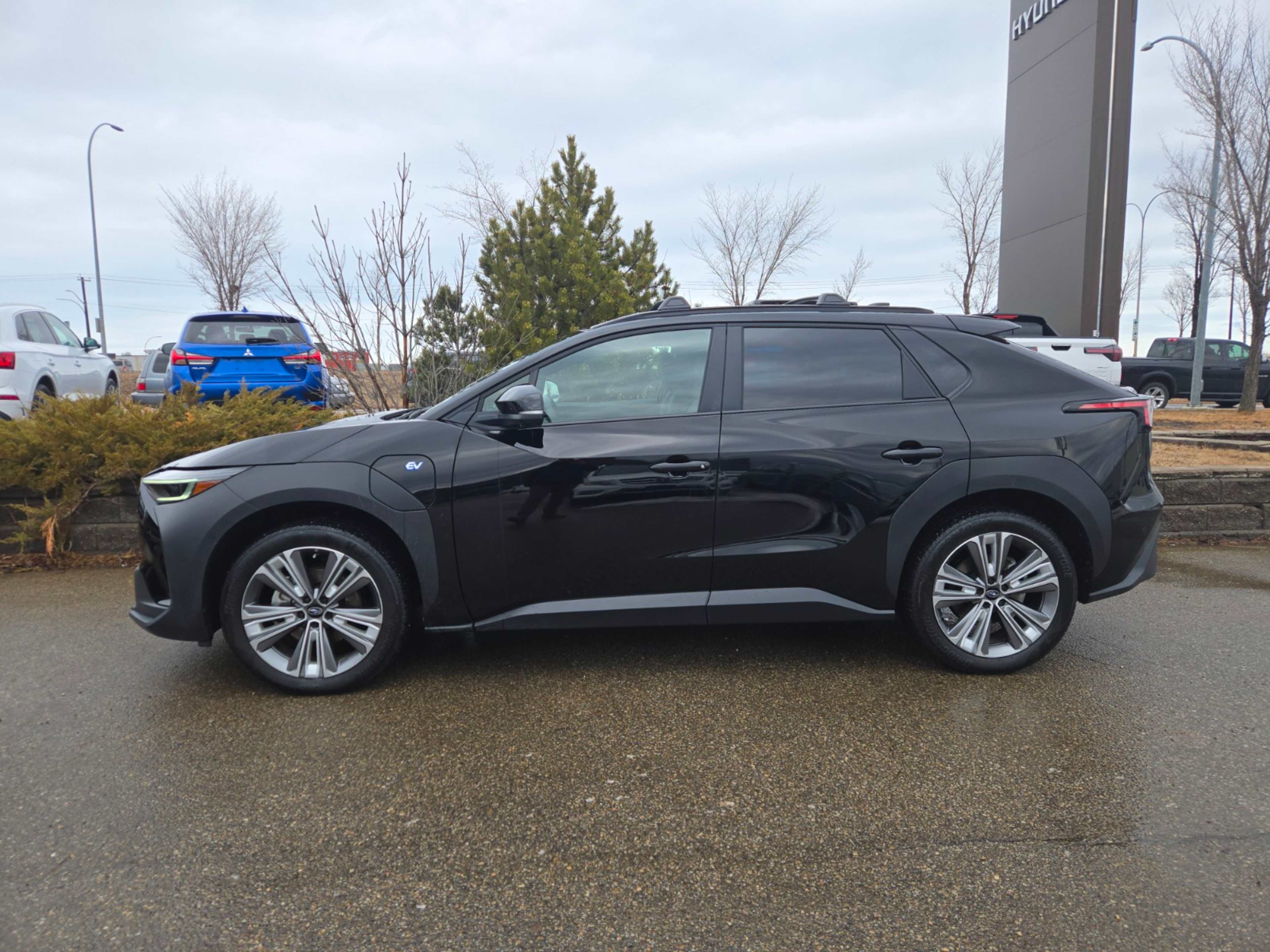 2023 Subaru Solterra Limited photo 3