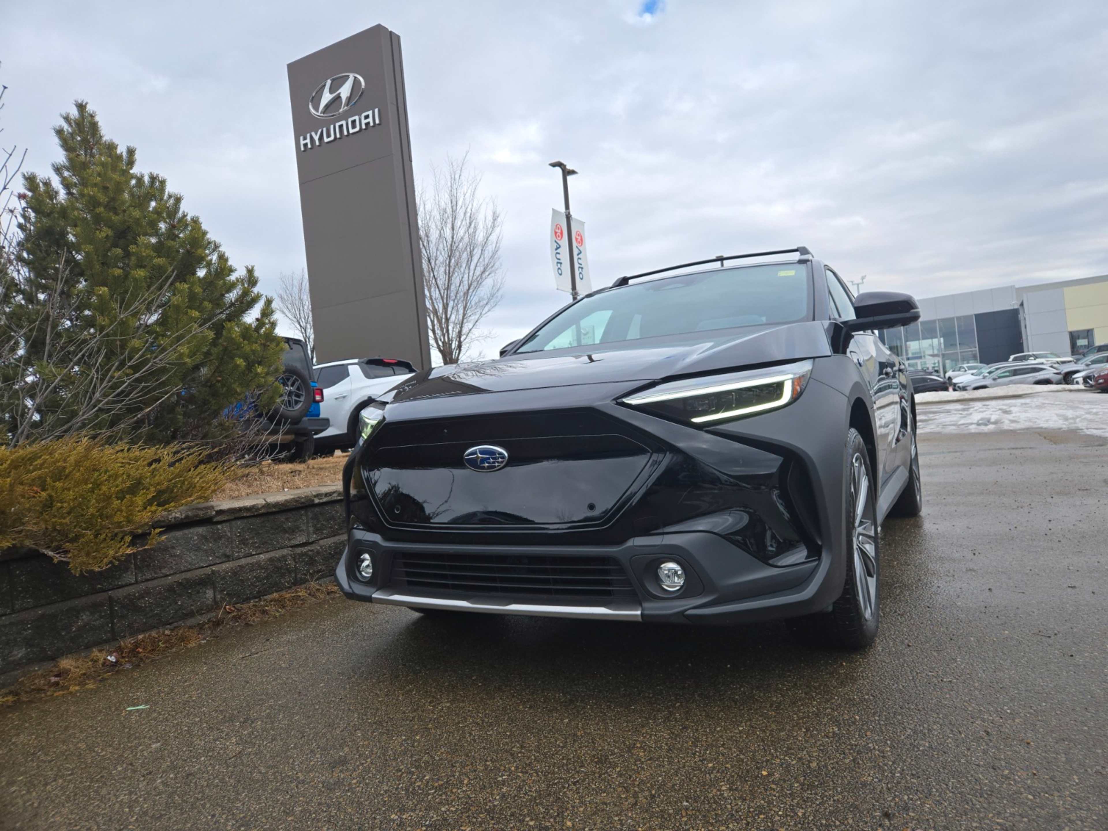 2023 Subaru Solterra Limited photo 2