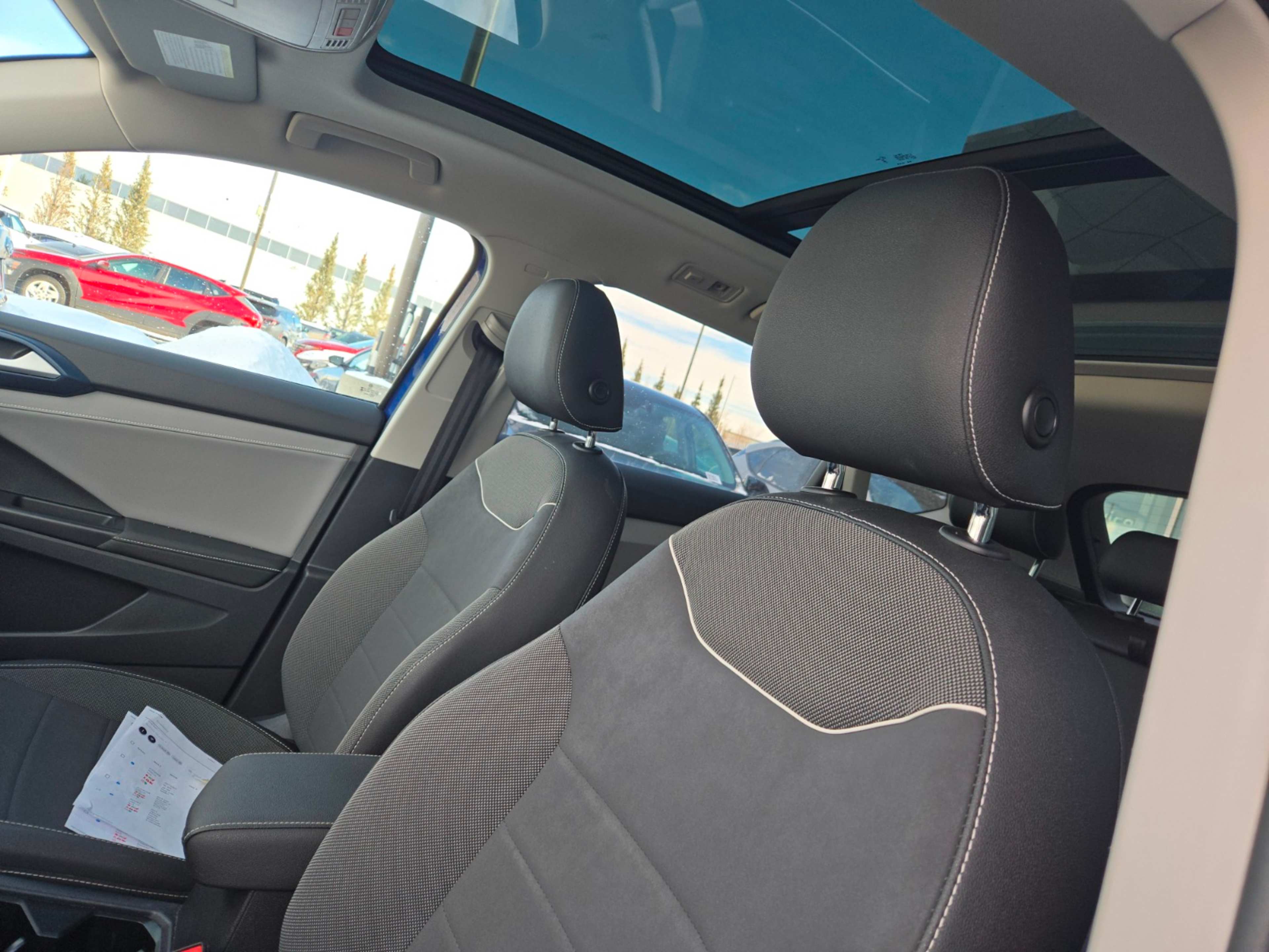 2024 Volkswagen Taos SE photo 4