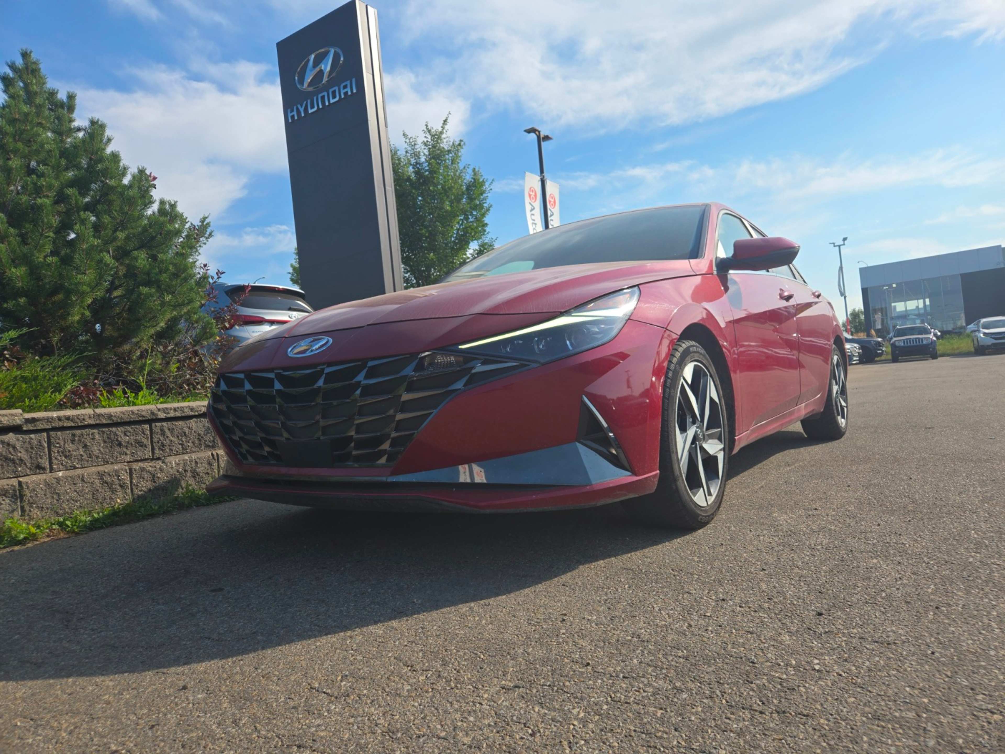 2022 Hyundai Elantra SEL photo 2