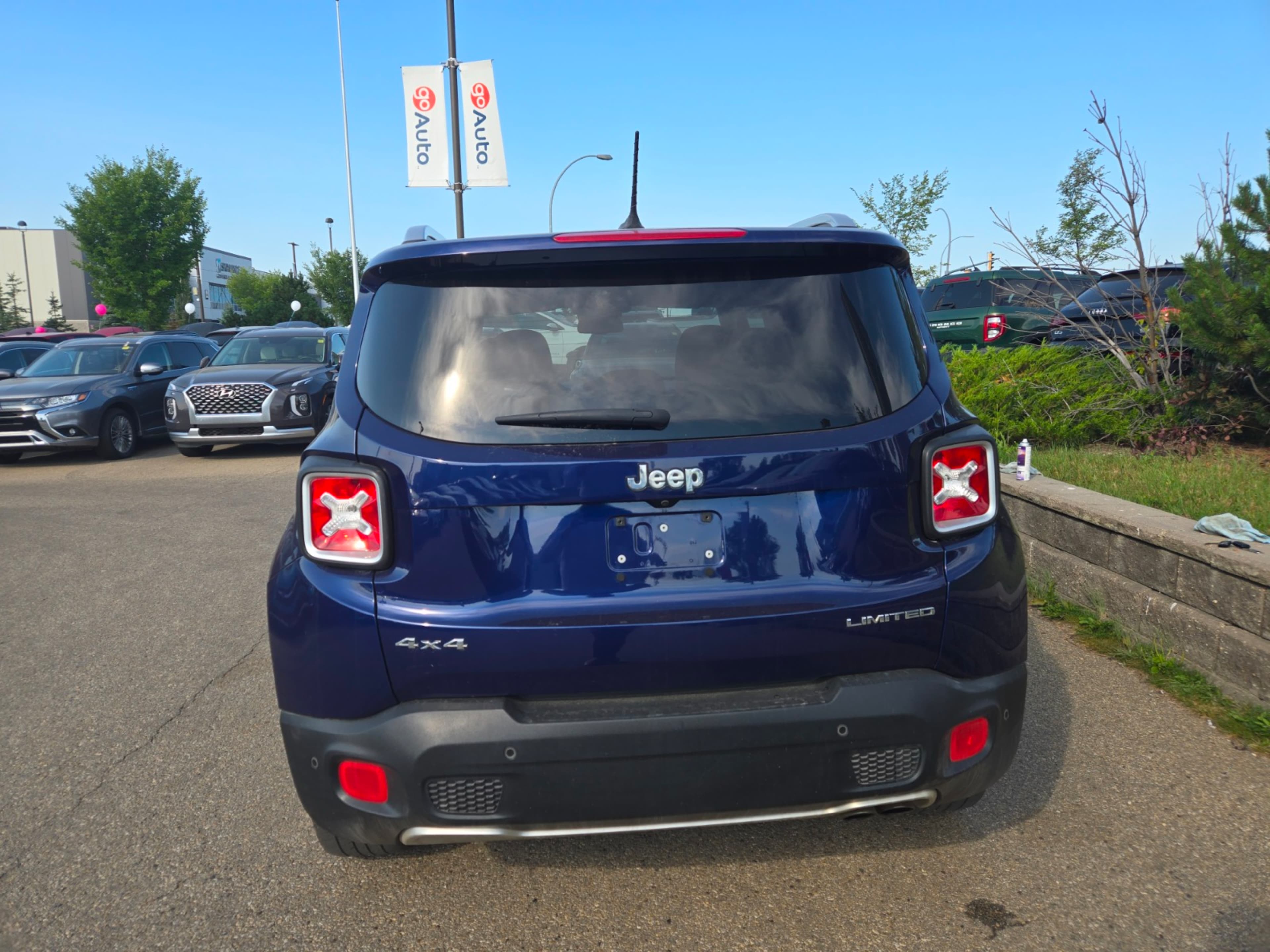 2016 Jeep Renegade Limited photo 3