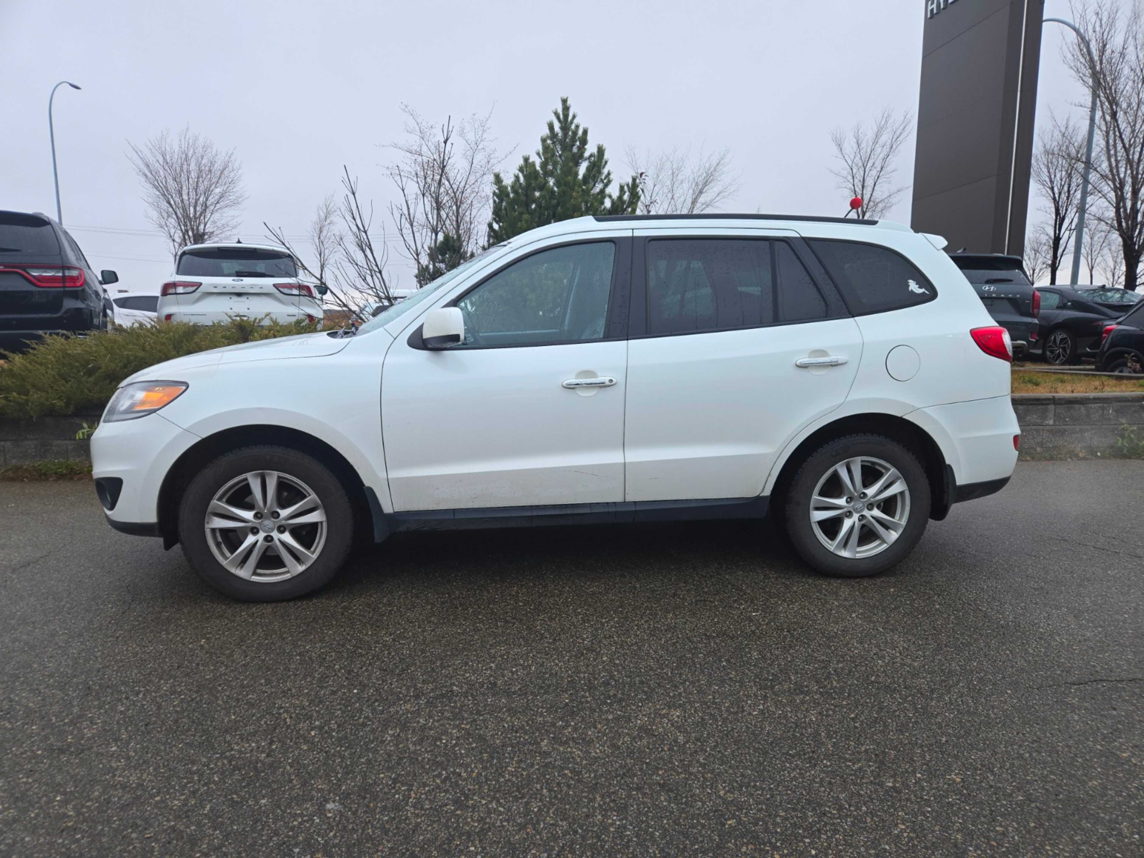 2012 Hyundai Santa Fe GLS photo 2