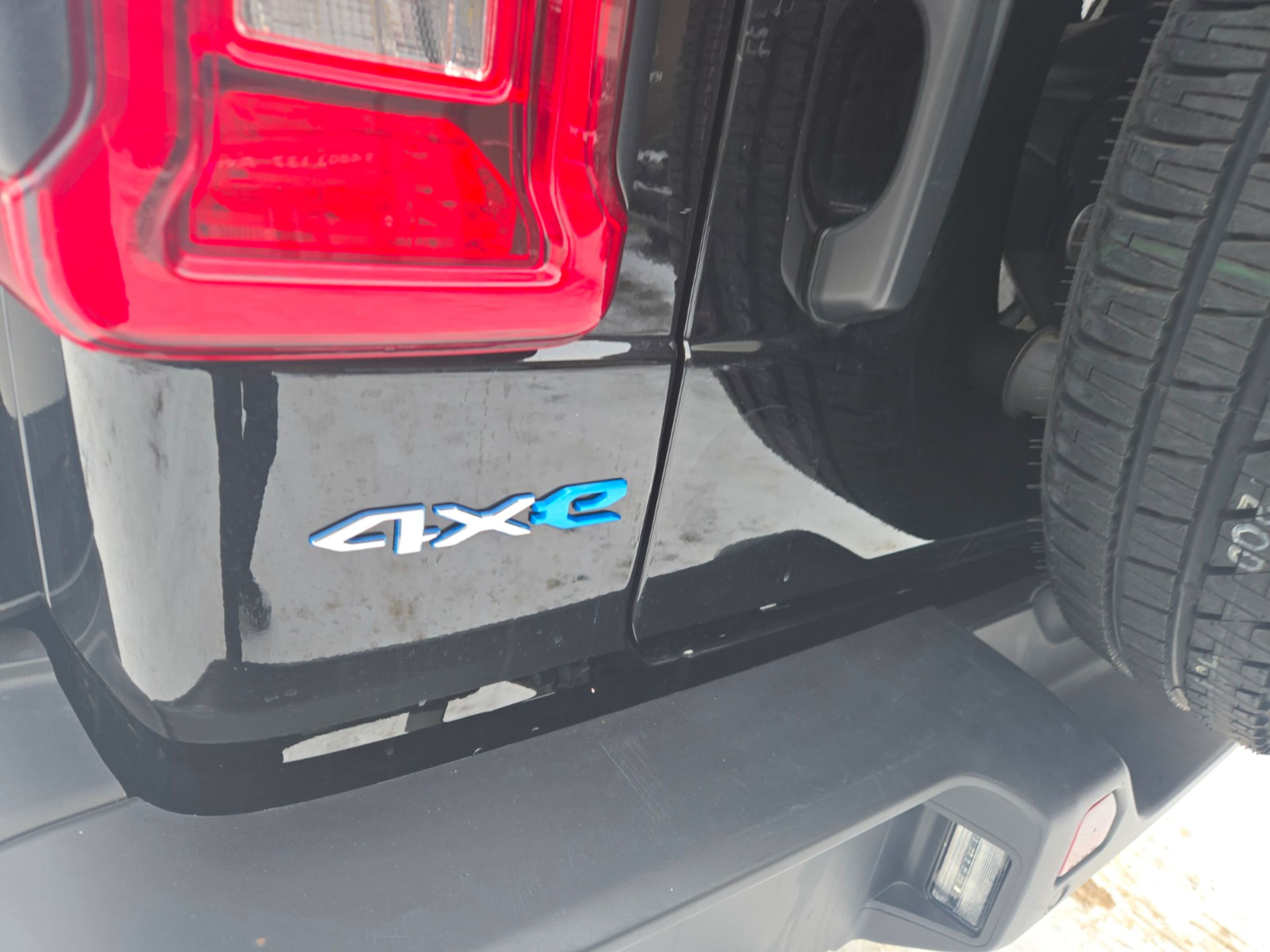 2021 Jeep Wrangler 4xe Unlimited Sahara photo 3