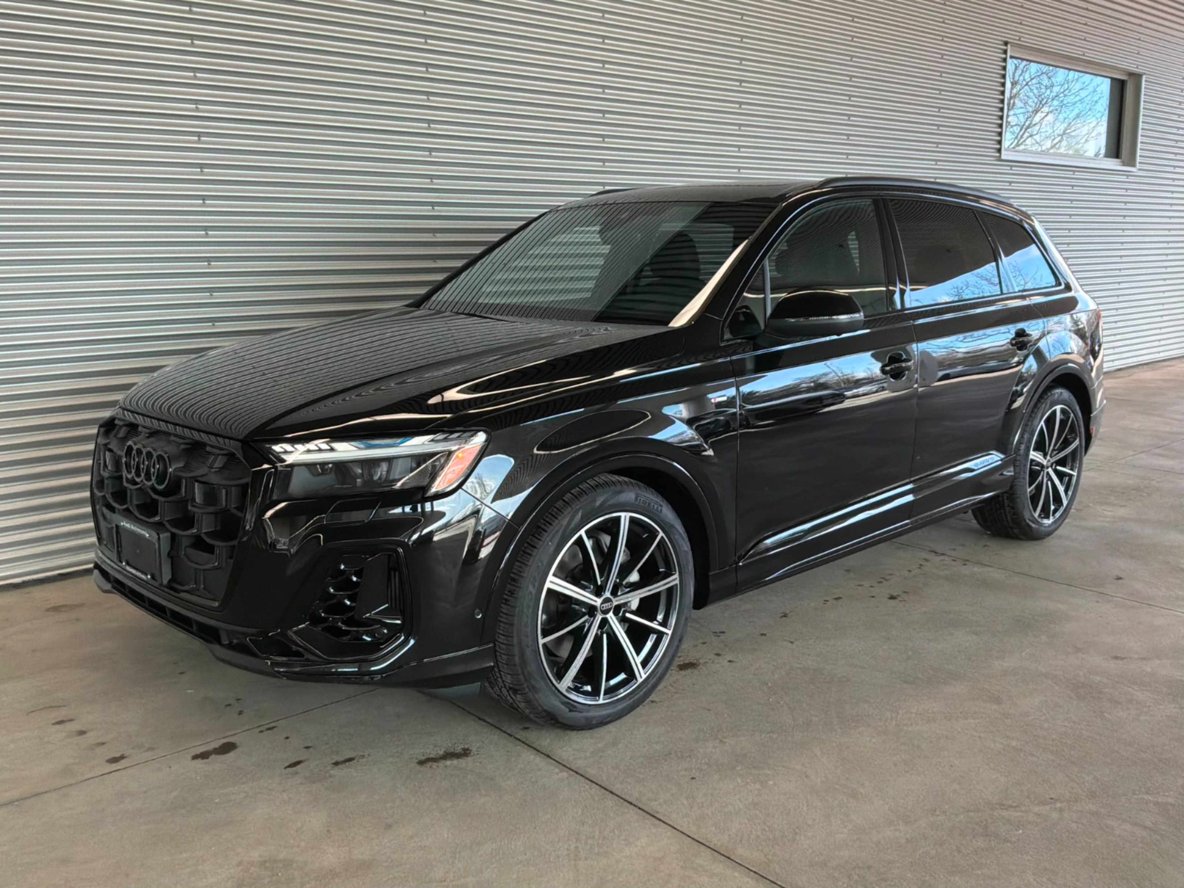 Voxcar AUDI Q7 SUV in , VICTORIA