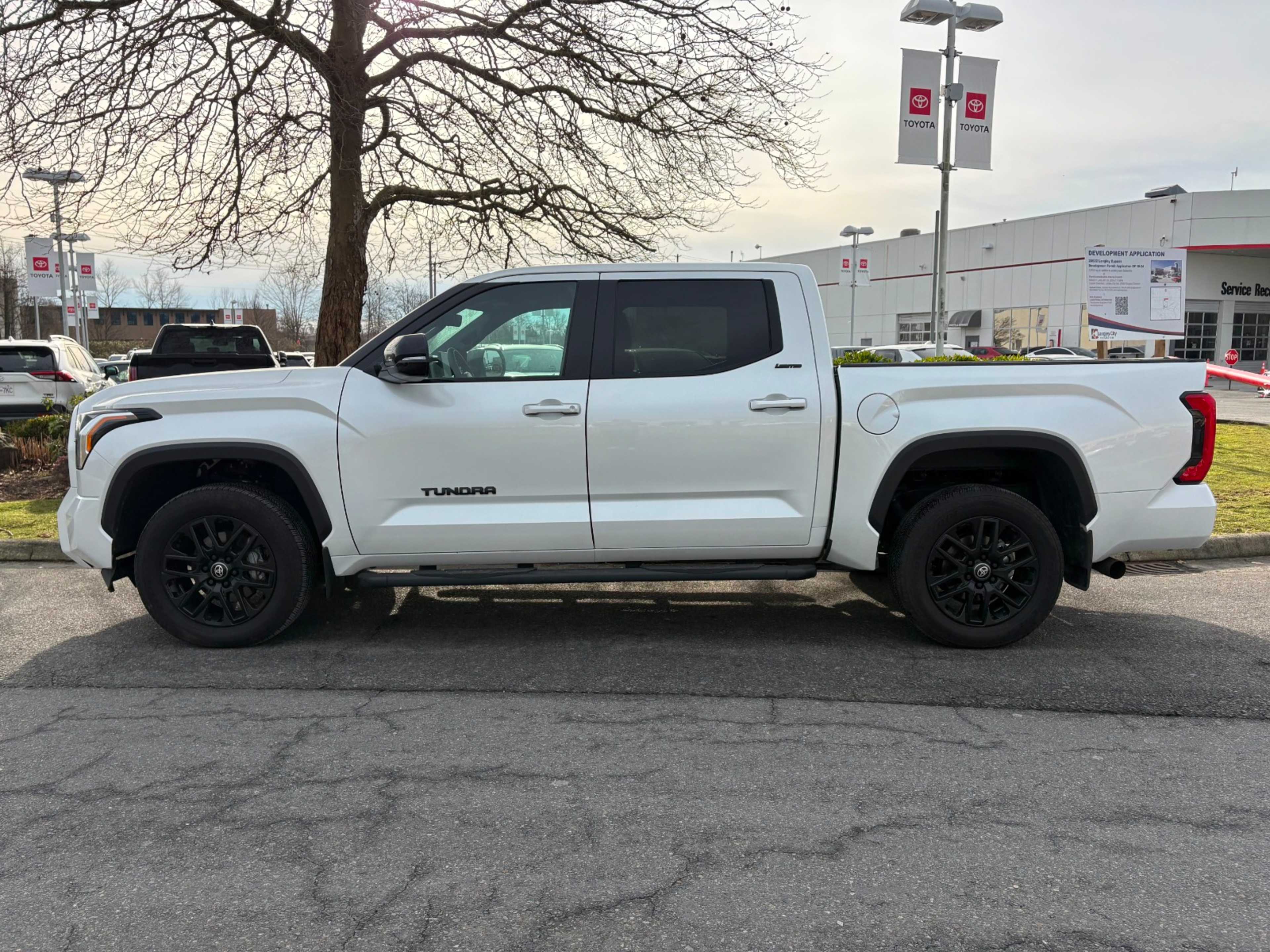 2025 Toyota Tundra Limited Platinum photo 3