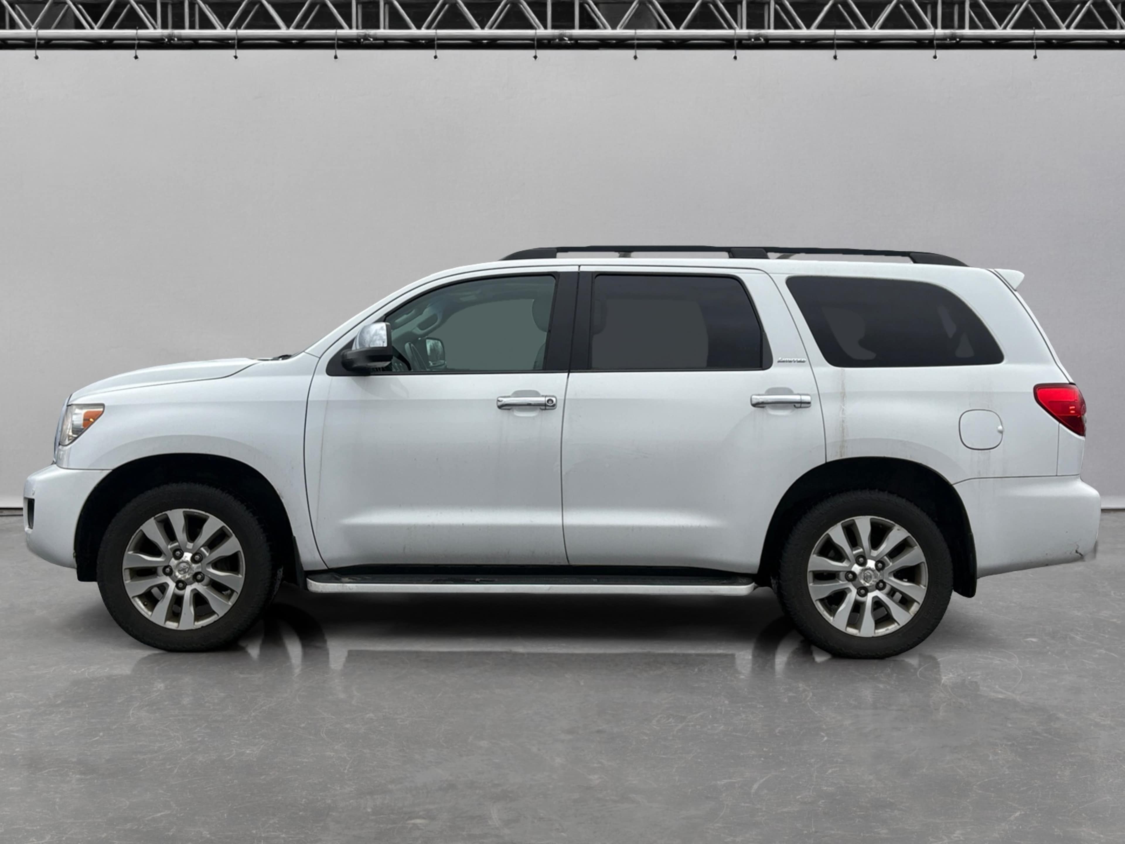 2013 Toyota Sequoia Limited photo 3
