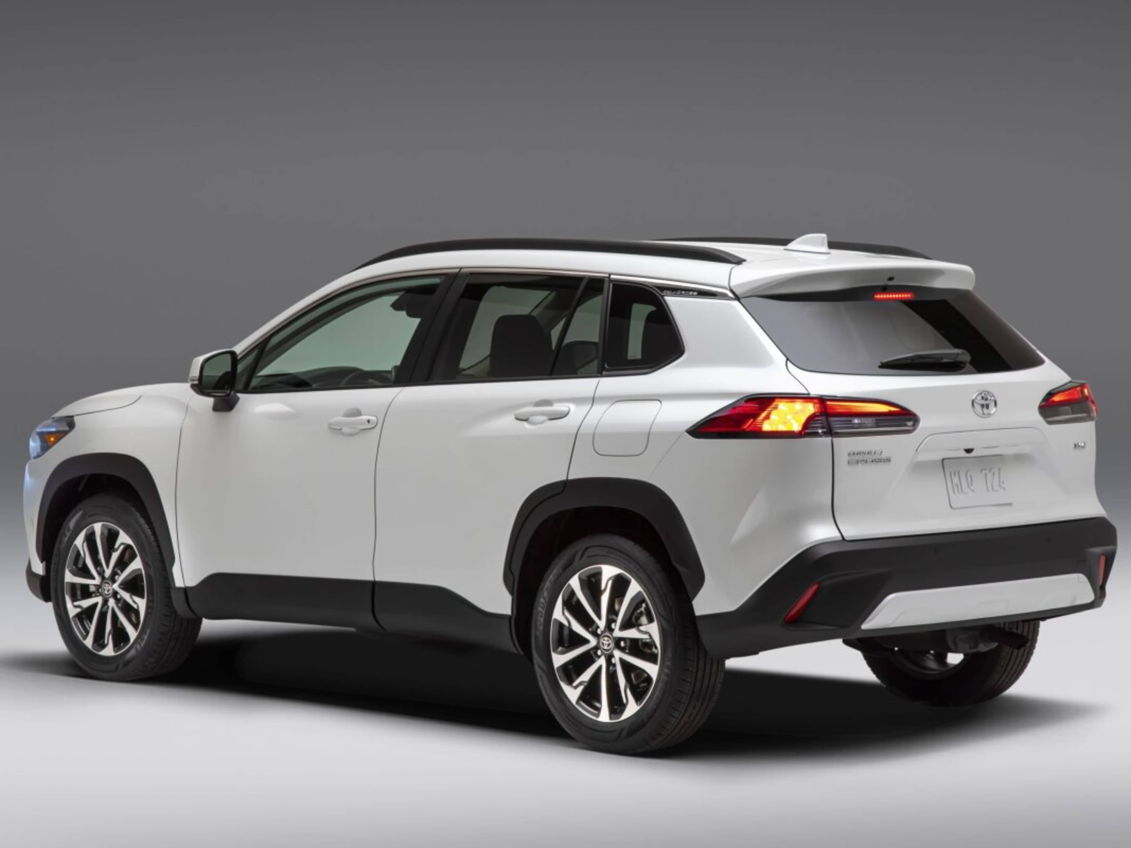 2026 Toyota Corolla Cross L photo 3