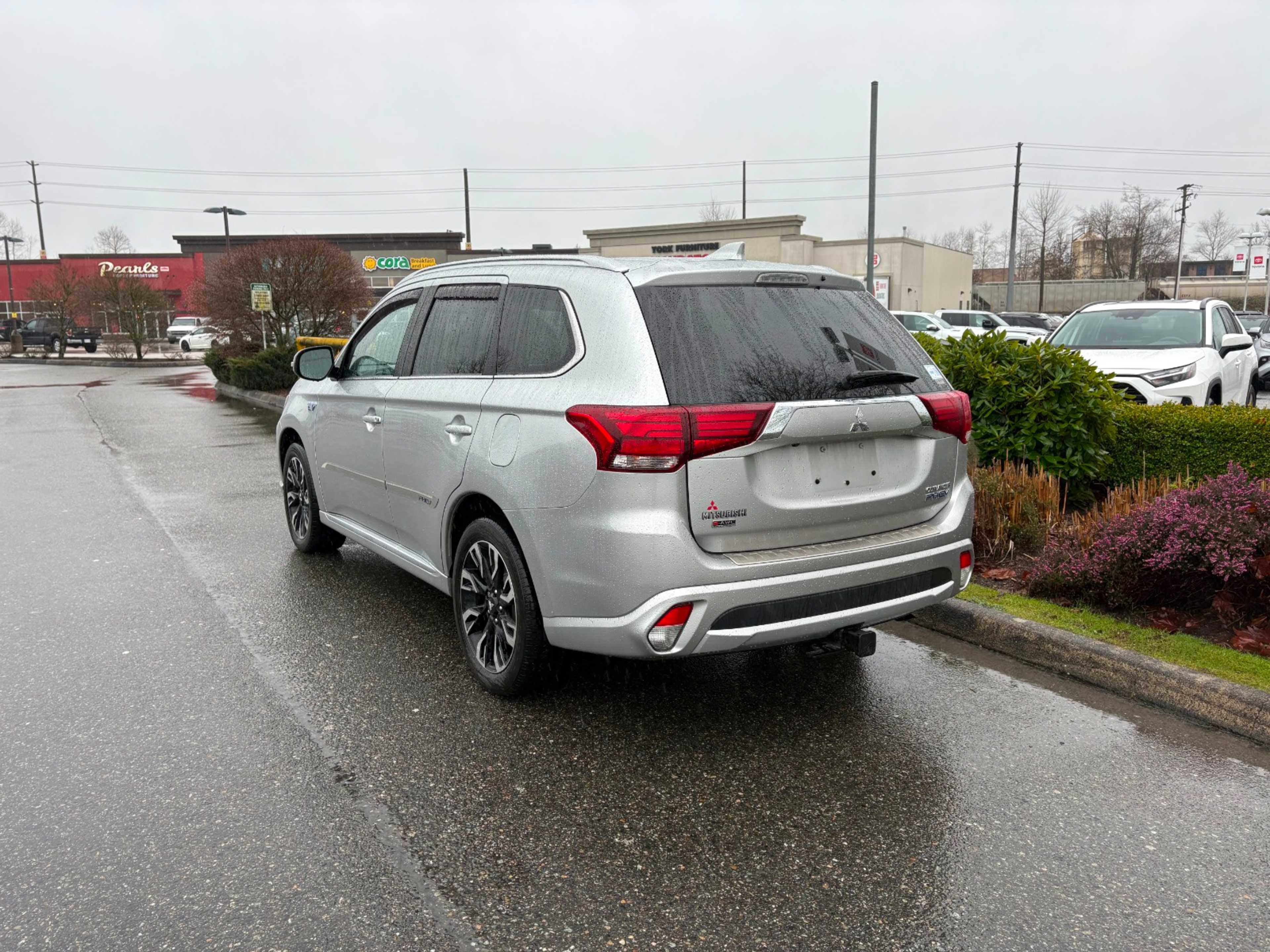 2018 Mitsubishi Outlander PHEV SE photo 4
