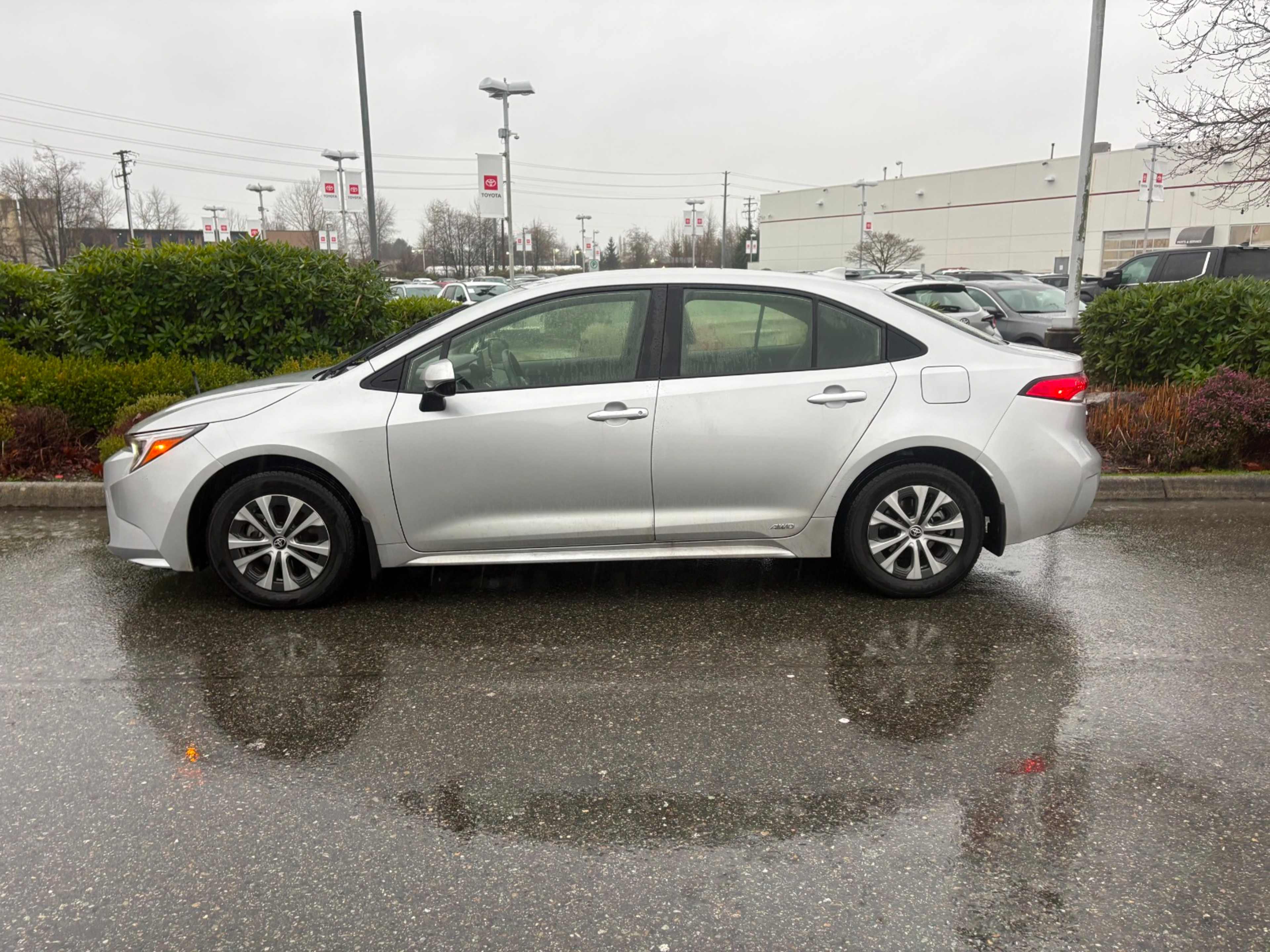 2024 Toyota Corolla XSE LE Premium SE photo 3