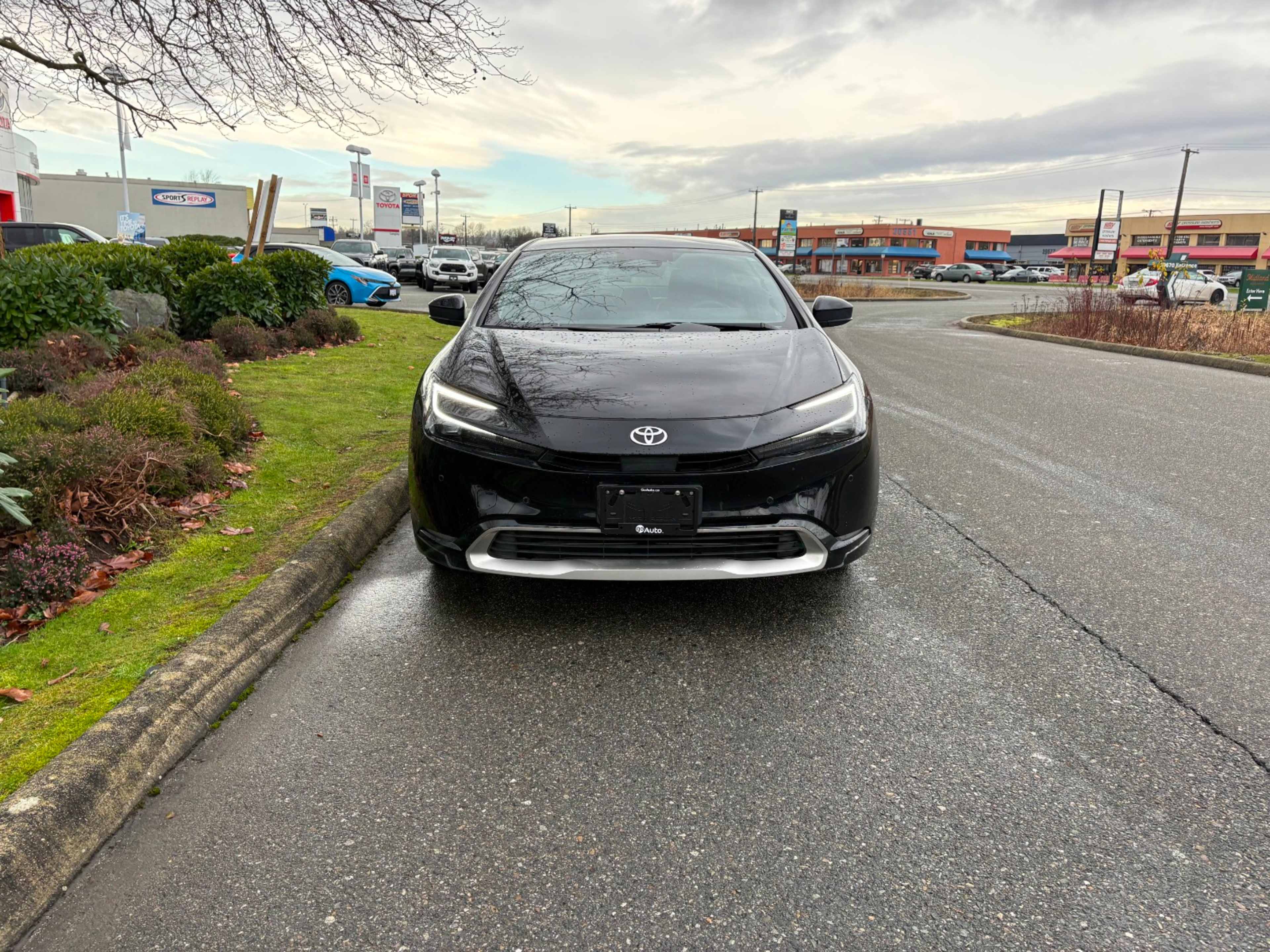 2024 Toyota Prius Prime photo 2