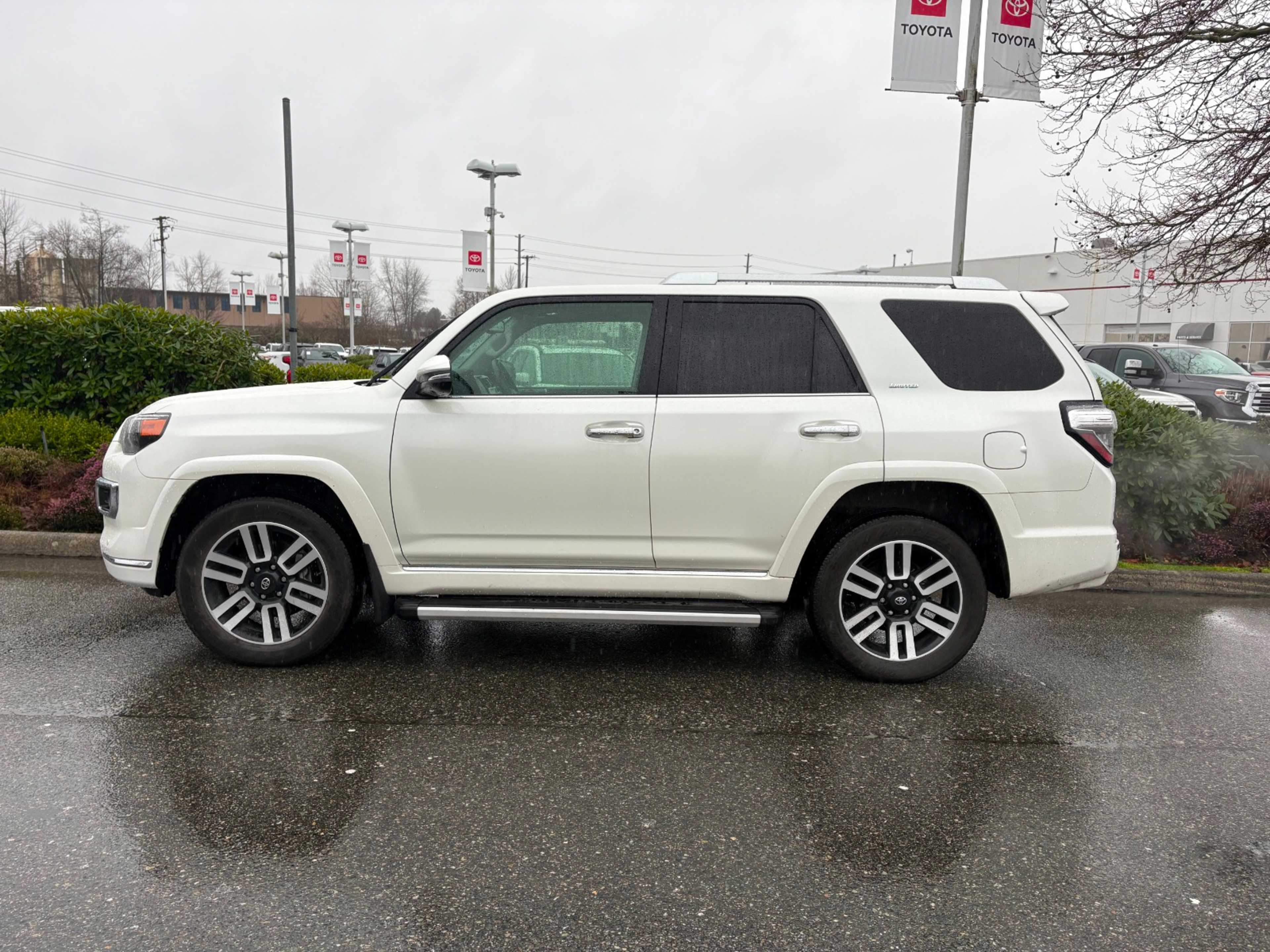 2023 Toyota 4Runner Limited photo 3