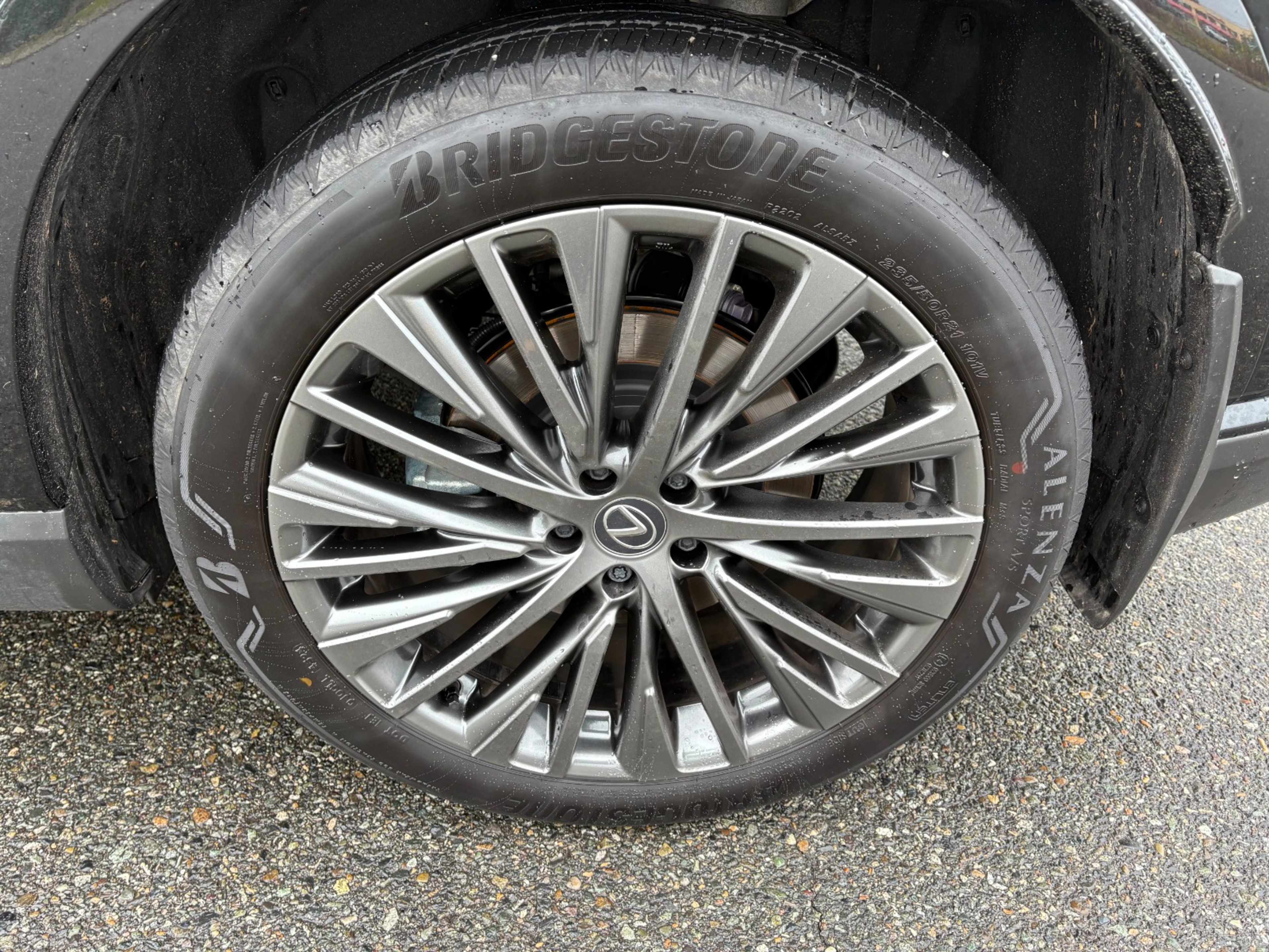 2025 Lexus RX 450h AWD photo 4