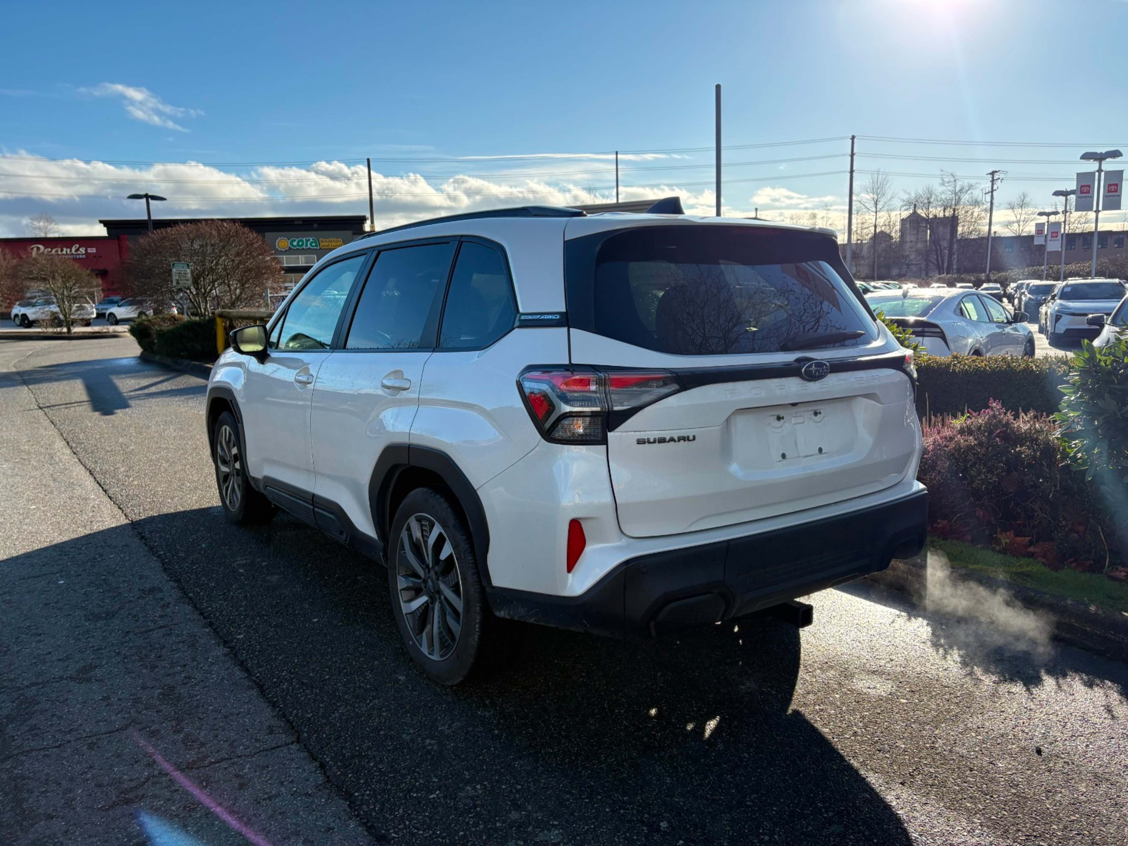 2025 Subaru Forester Touring photo 4