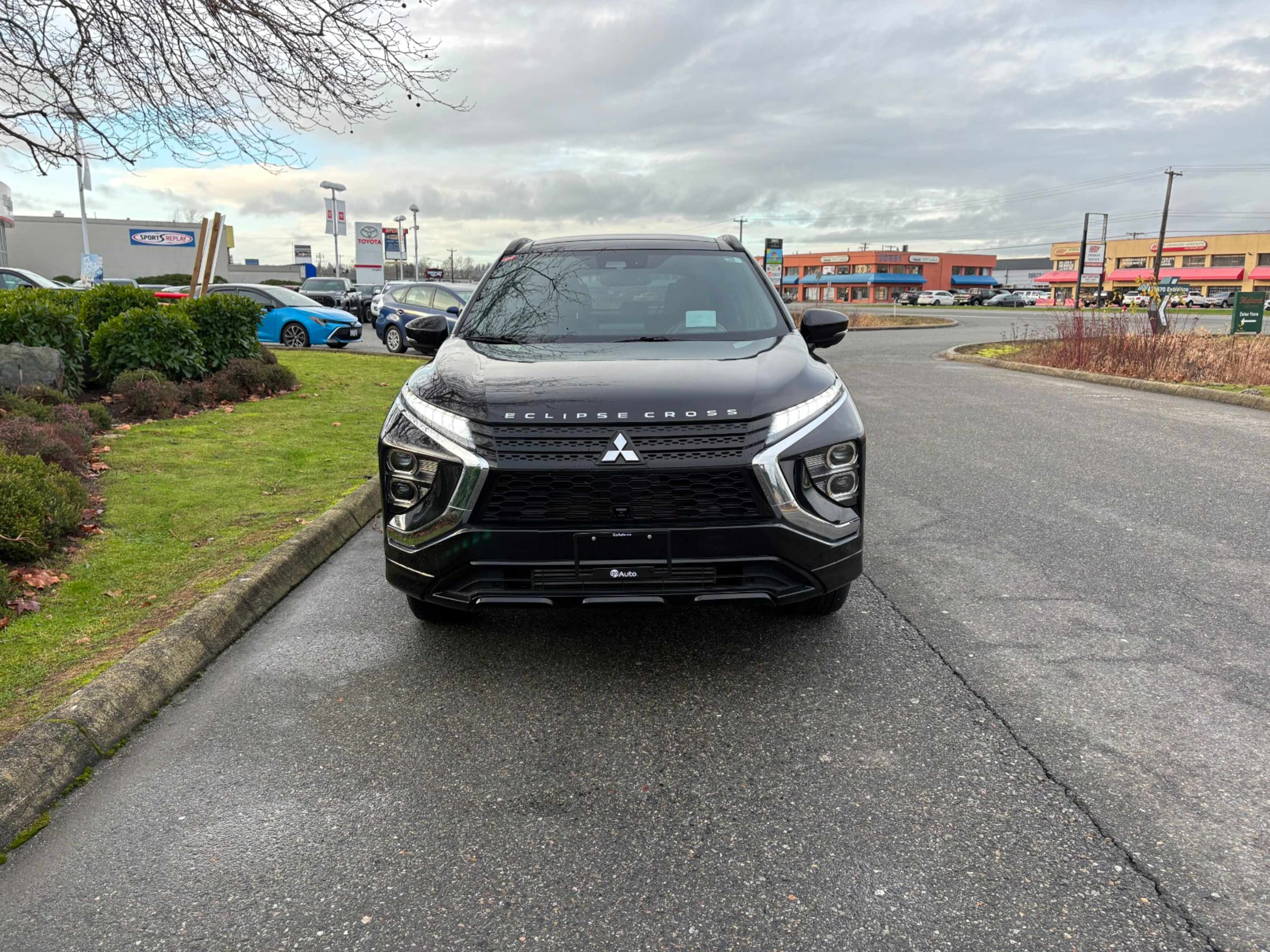 2024 Mitsubishi Eclipse Cross LE Ralliart photo 2