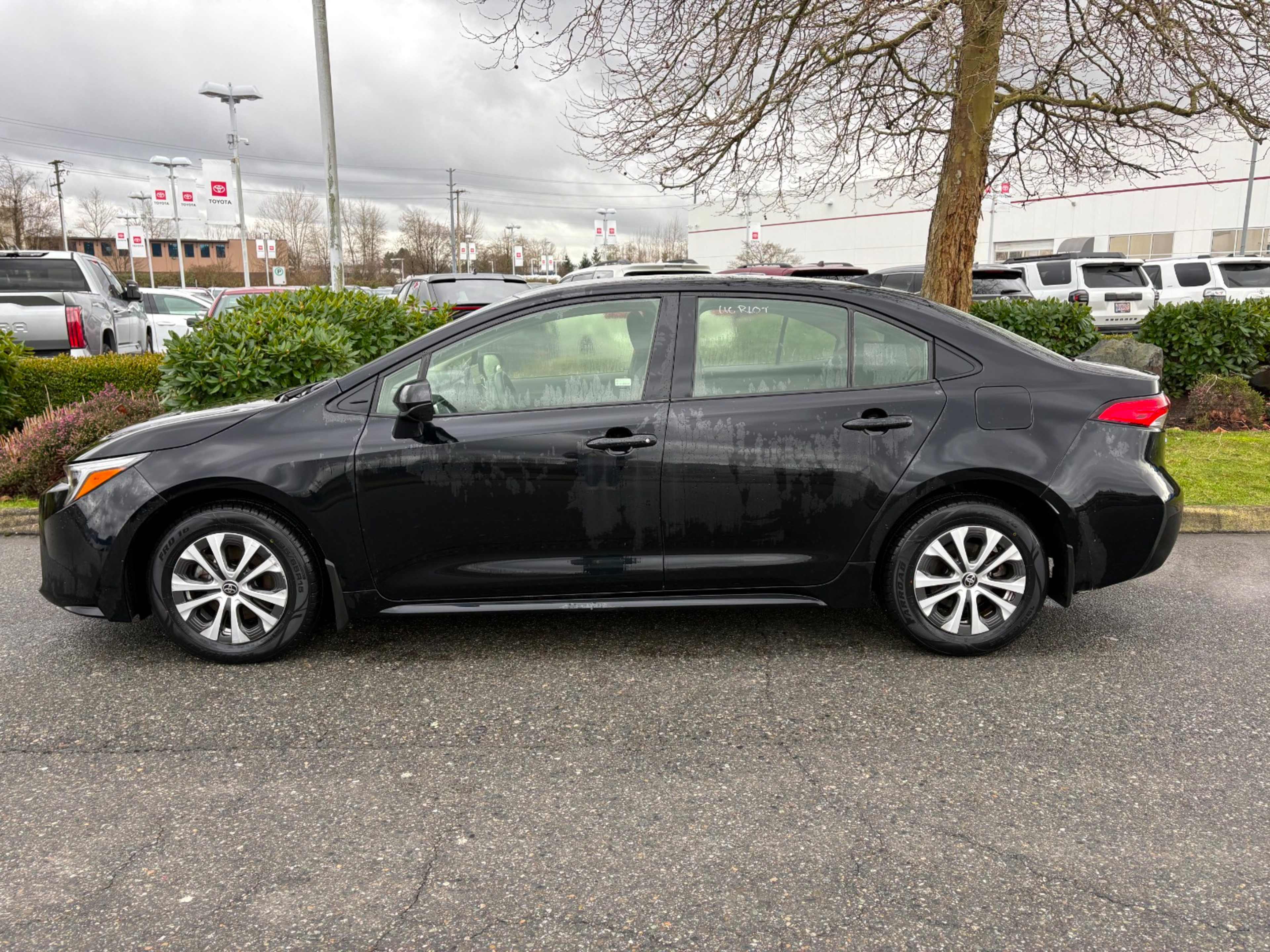 2023 Toyota Corolla Hybrid LE photo 3