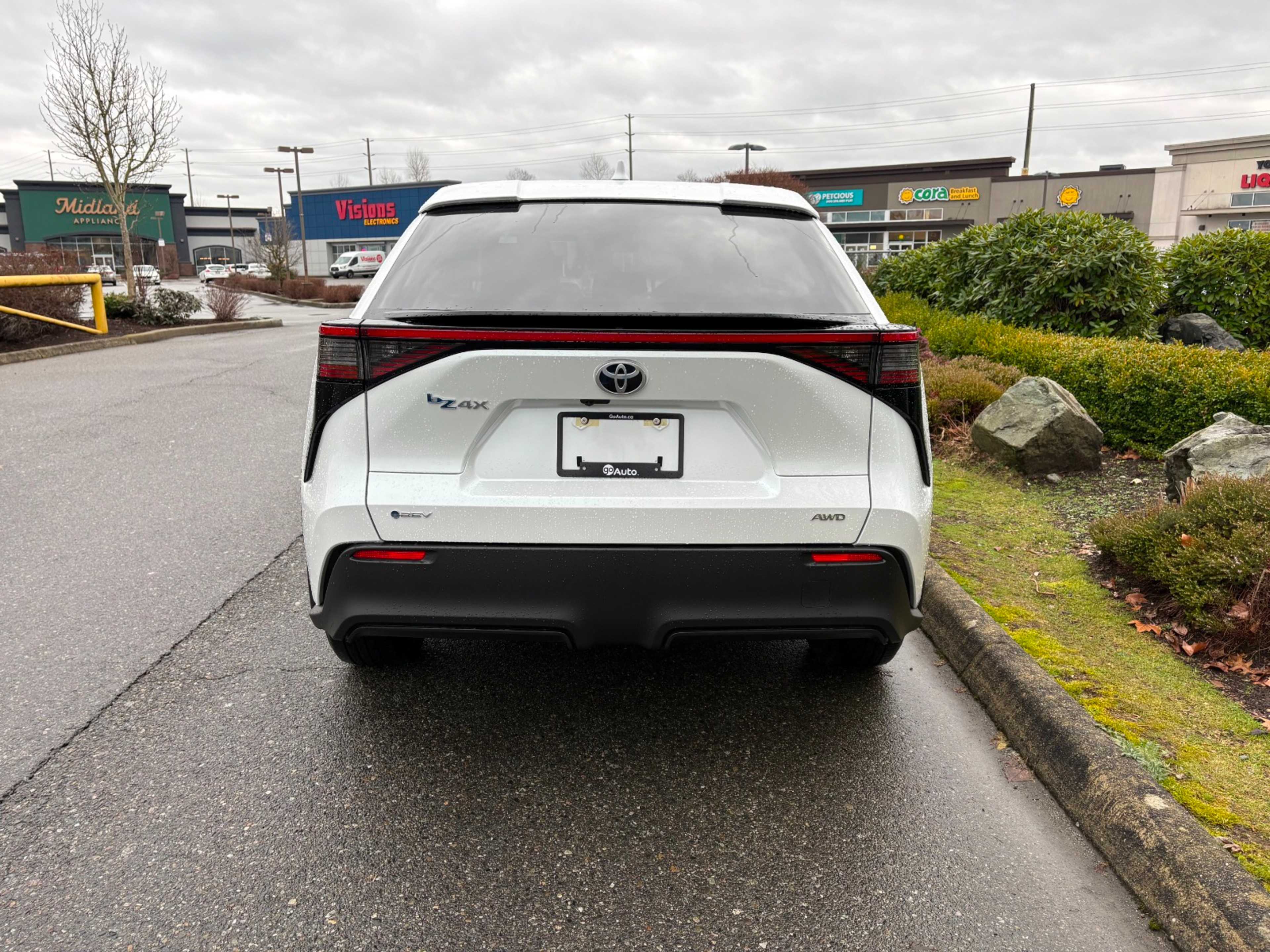 2025 Toyota bZ photo 4