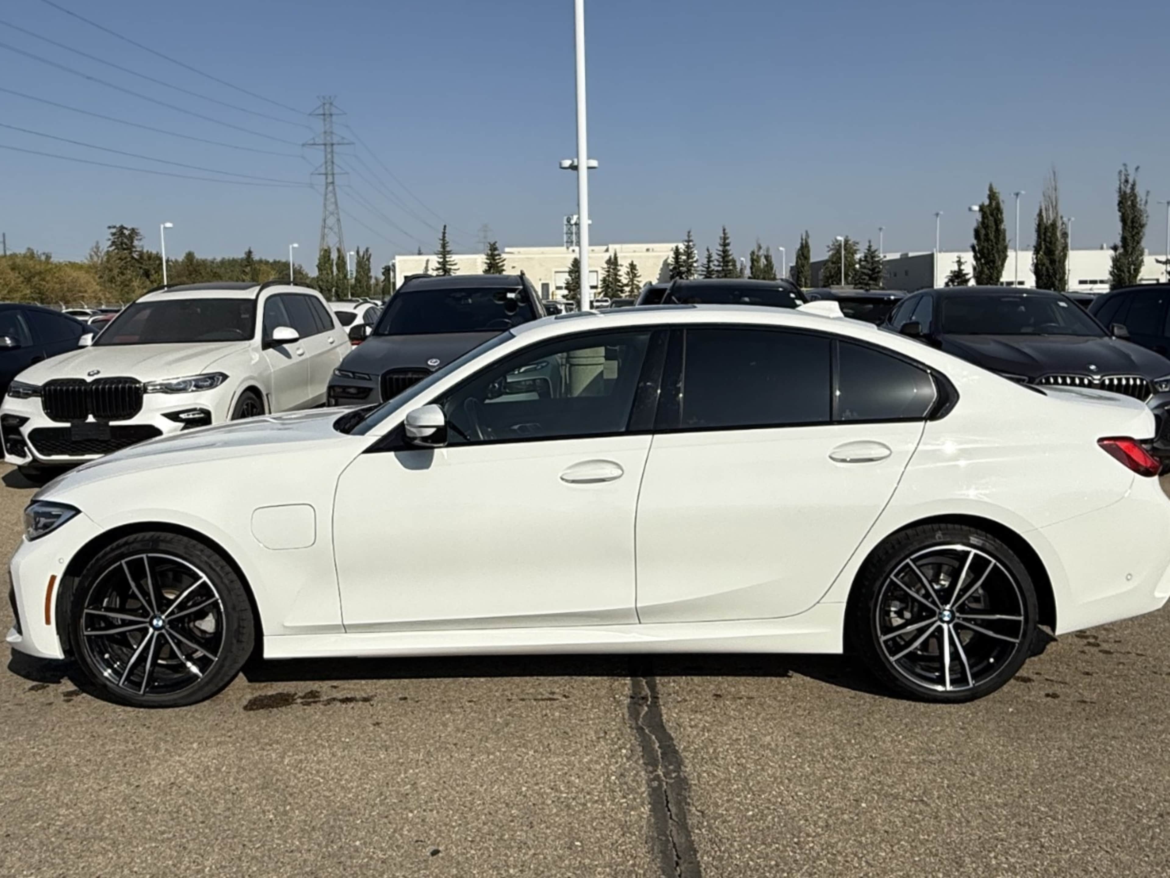 2021 Bmw 330e 330xe photo 2