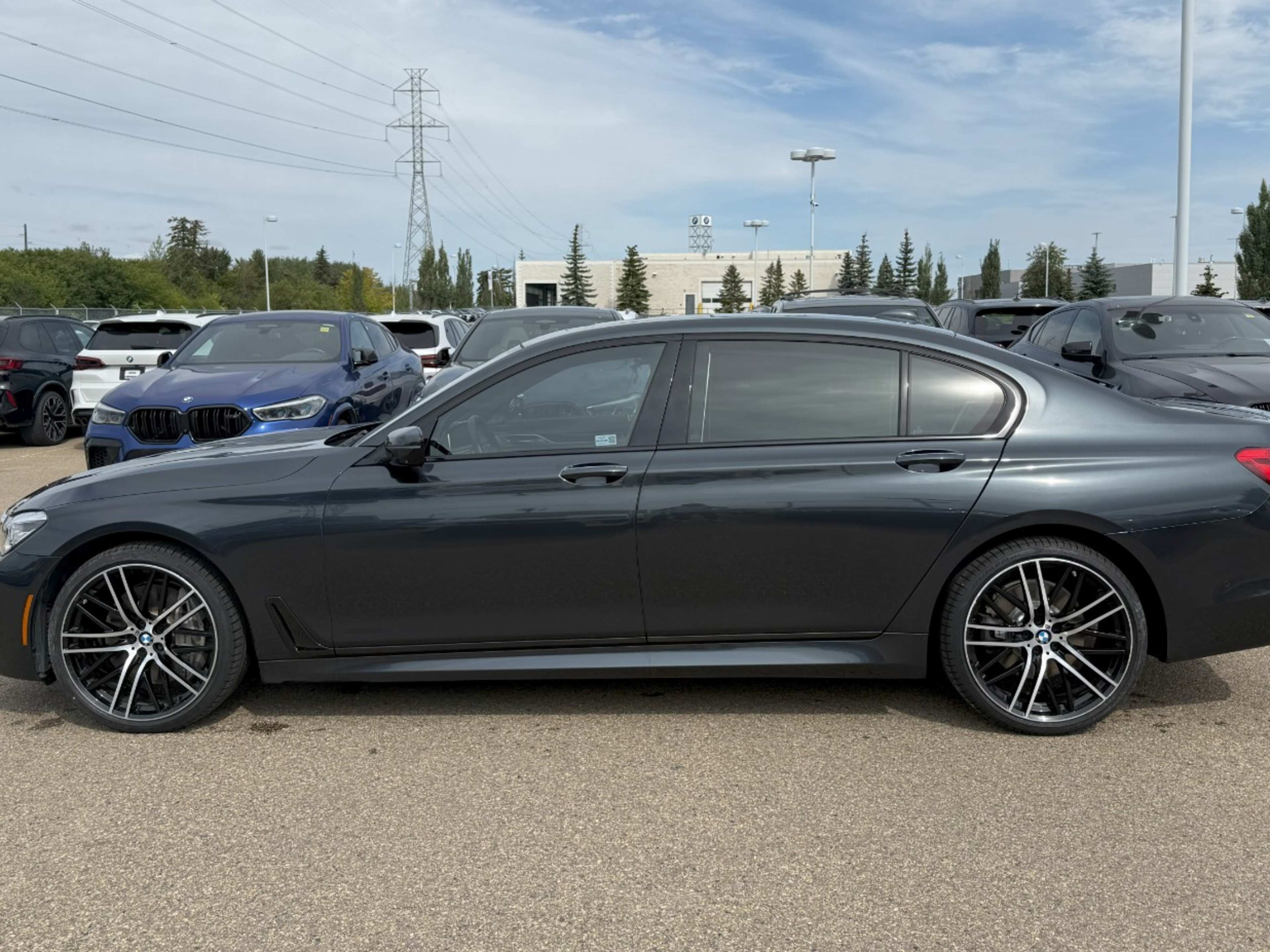 2019 Bmw B7 photo 2