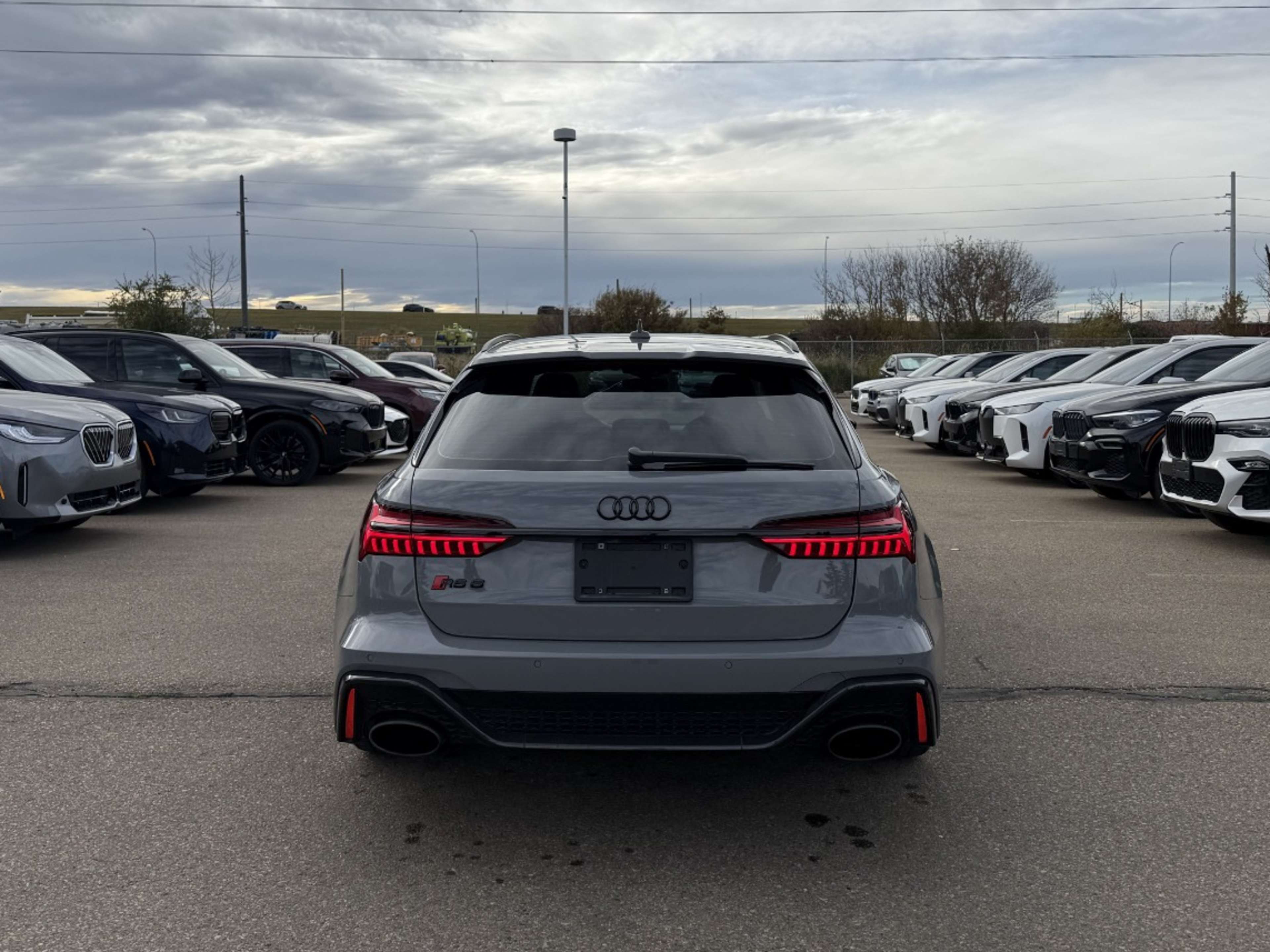 2023 Audi RS 6 Avant Base photo 4