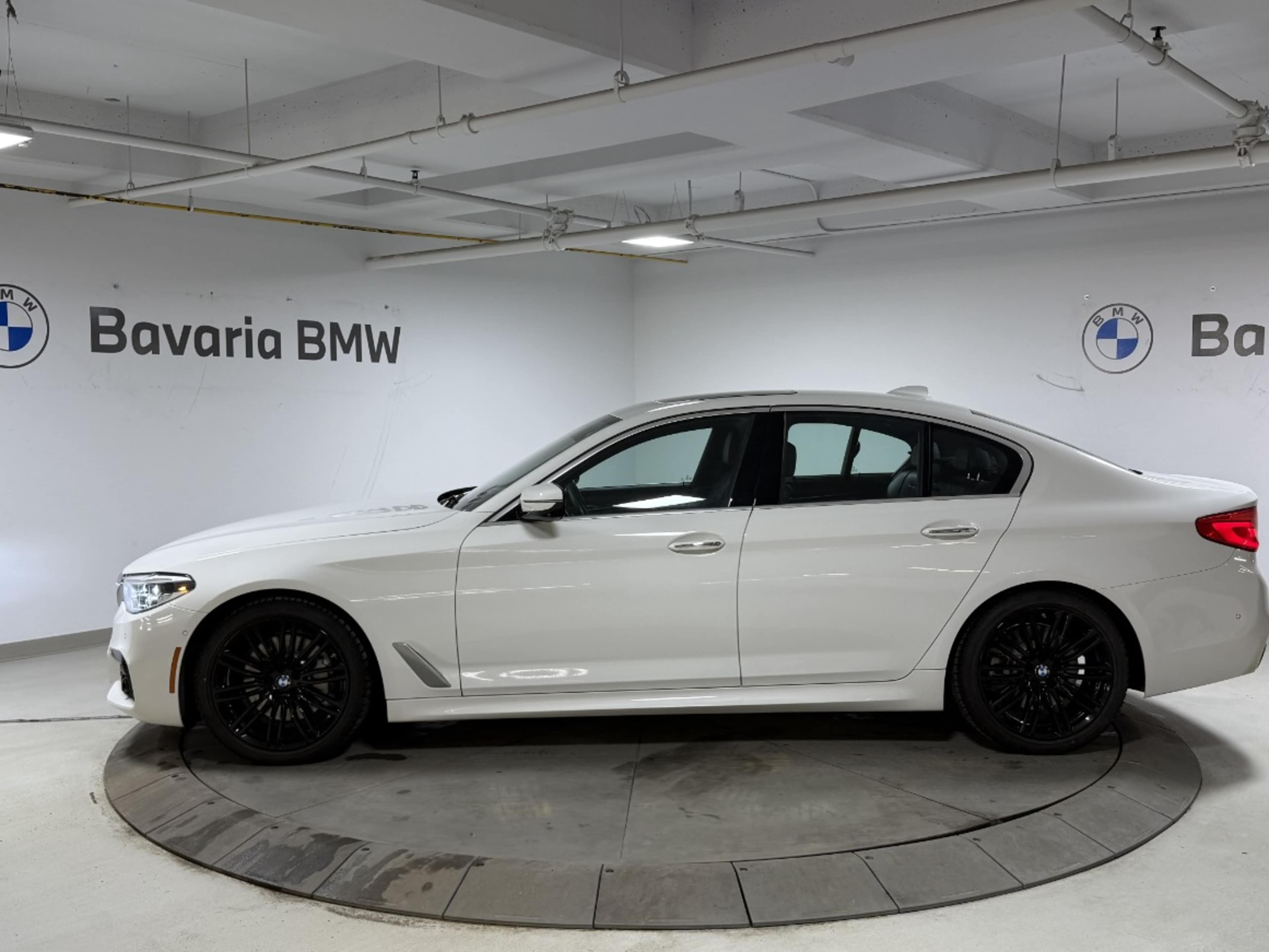 2017 Bmw 540i xDrive photo 2