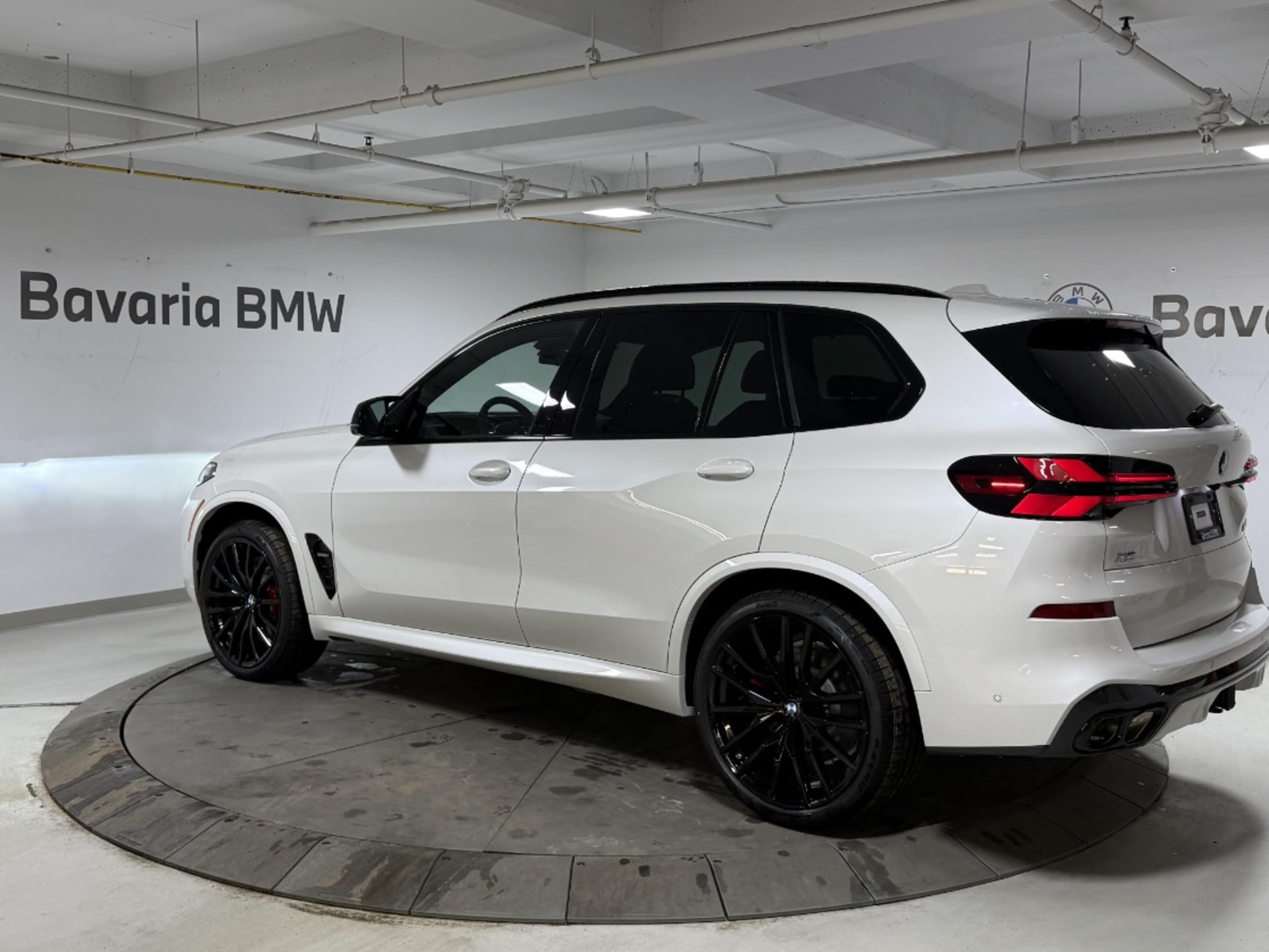 2026 Bmw X5 M60i photo 3
