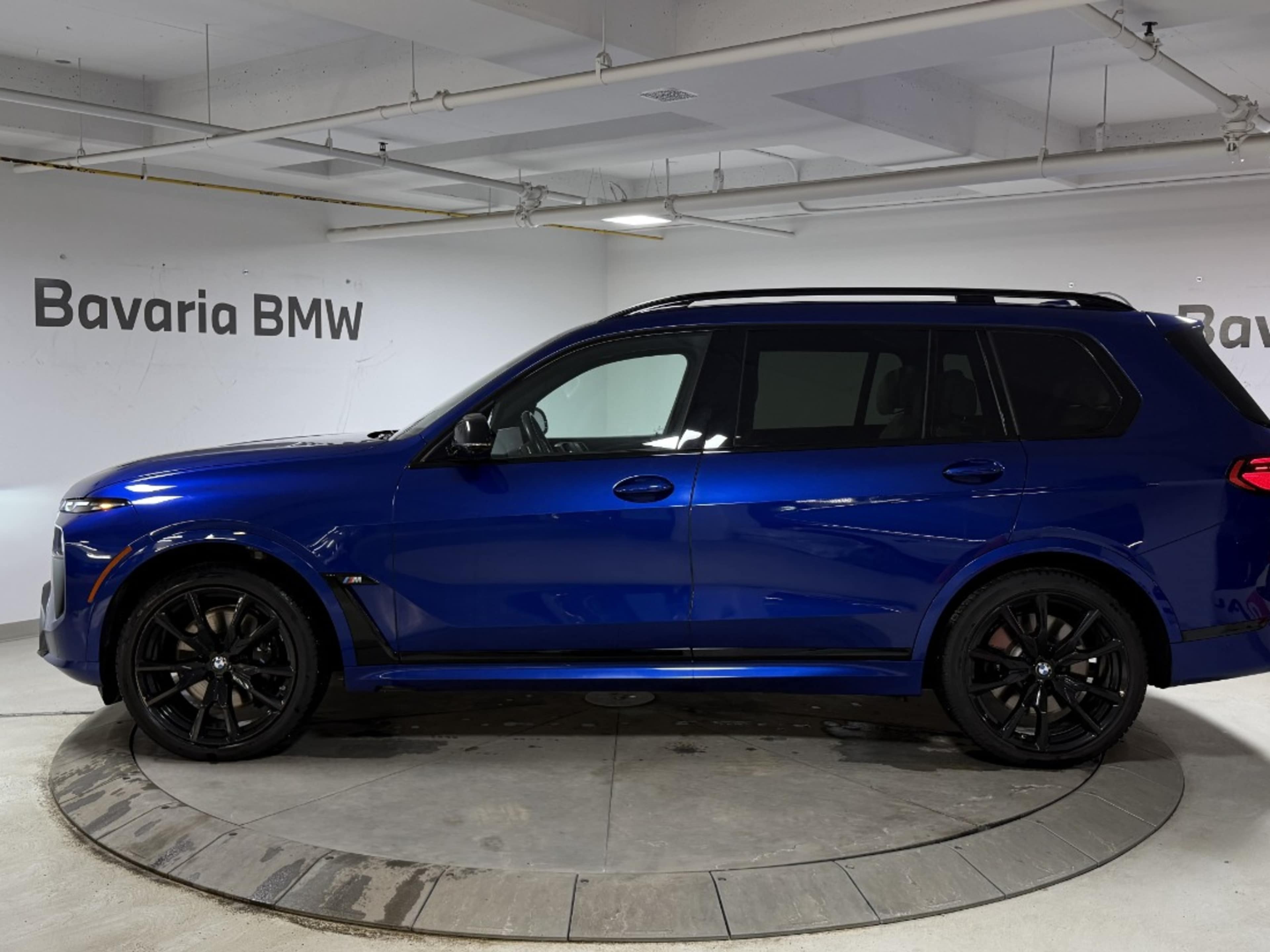 2023 Bmw X7 M60i photo 2