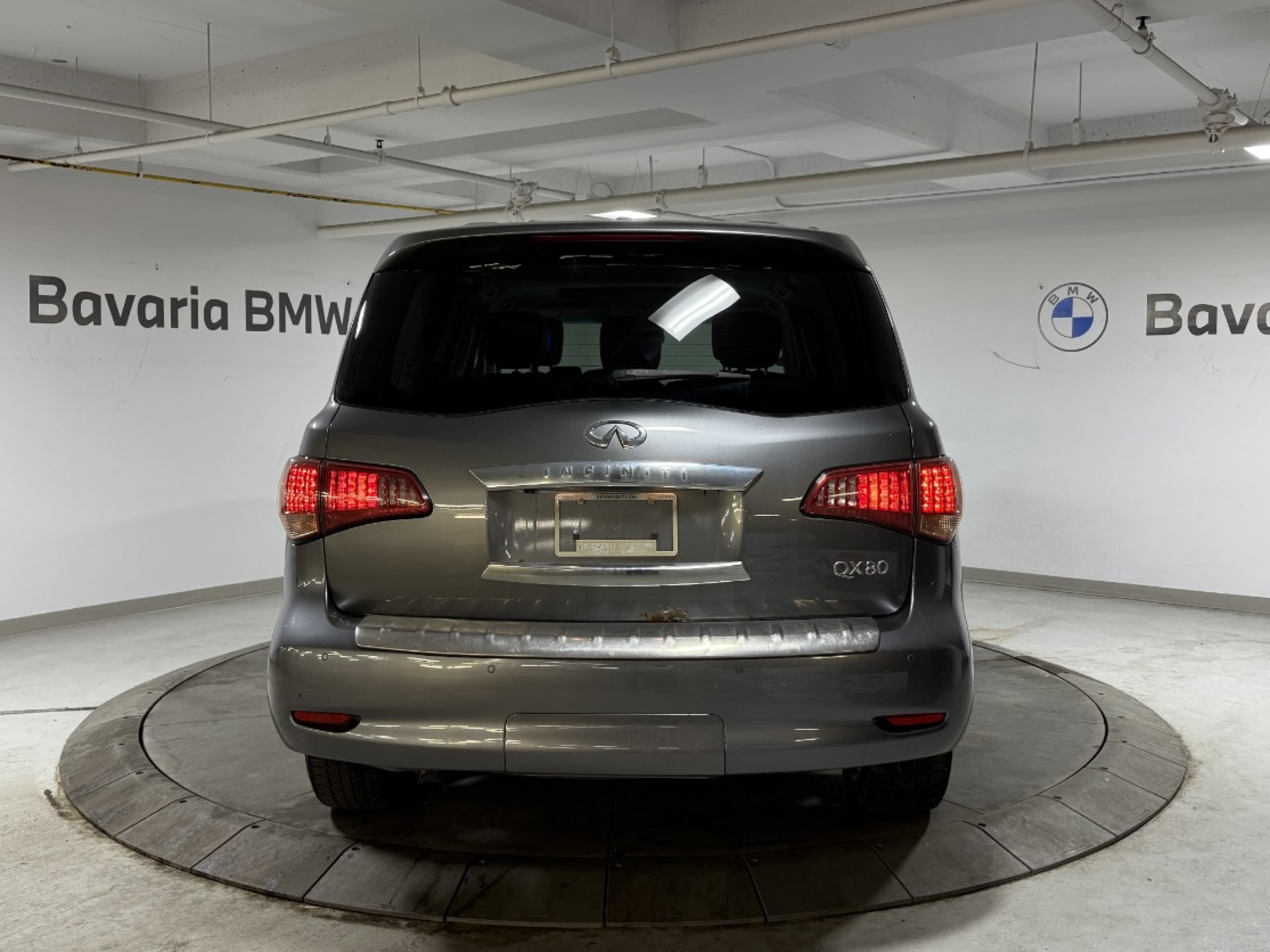 2015 Infiniti QX80 photo 3