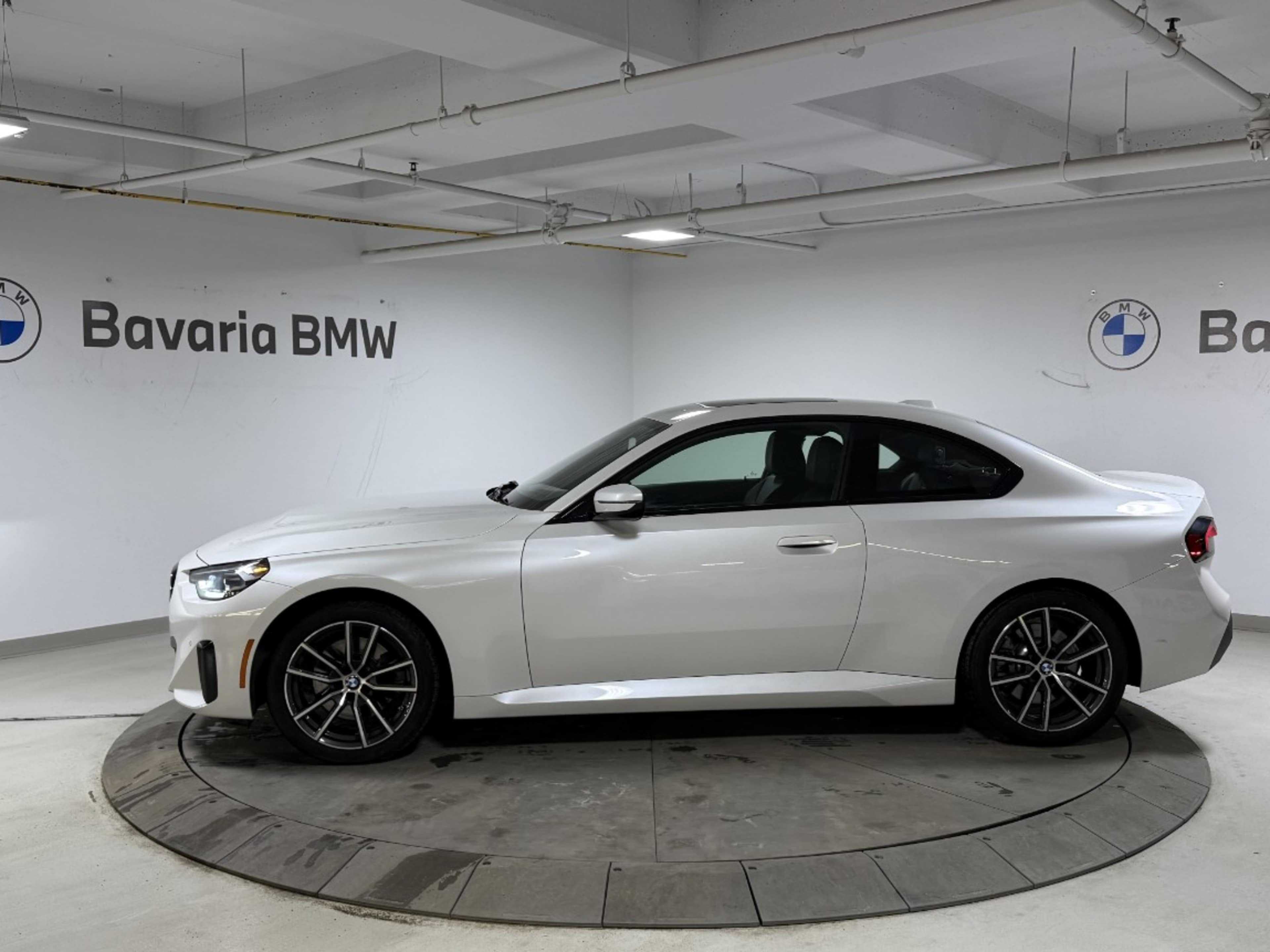 2024 Bmw 230i xDrive photo 3