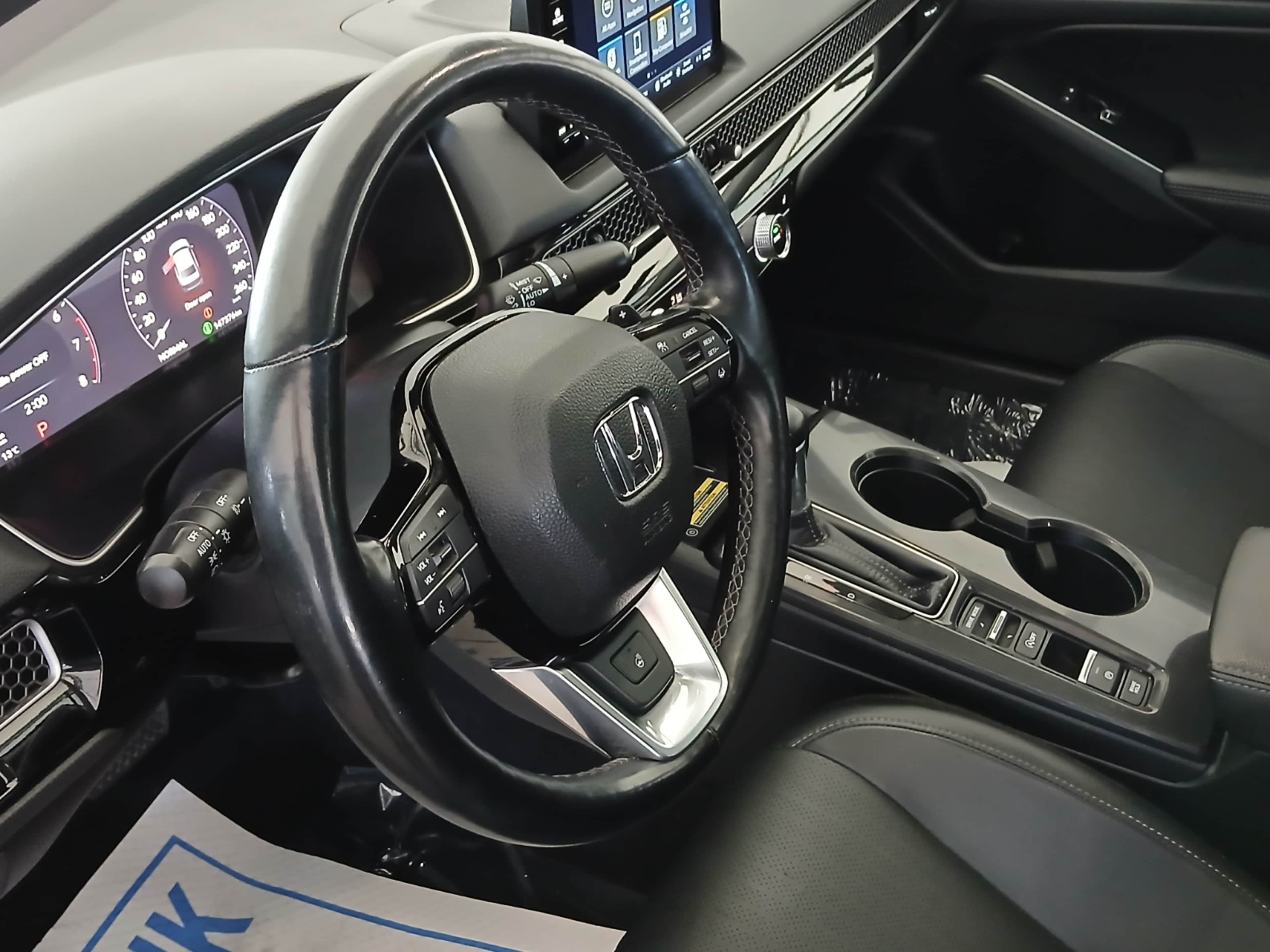 2022 Honda Civic Touring photo 2