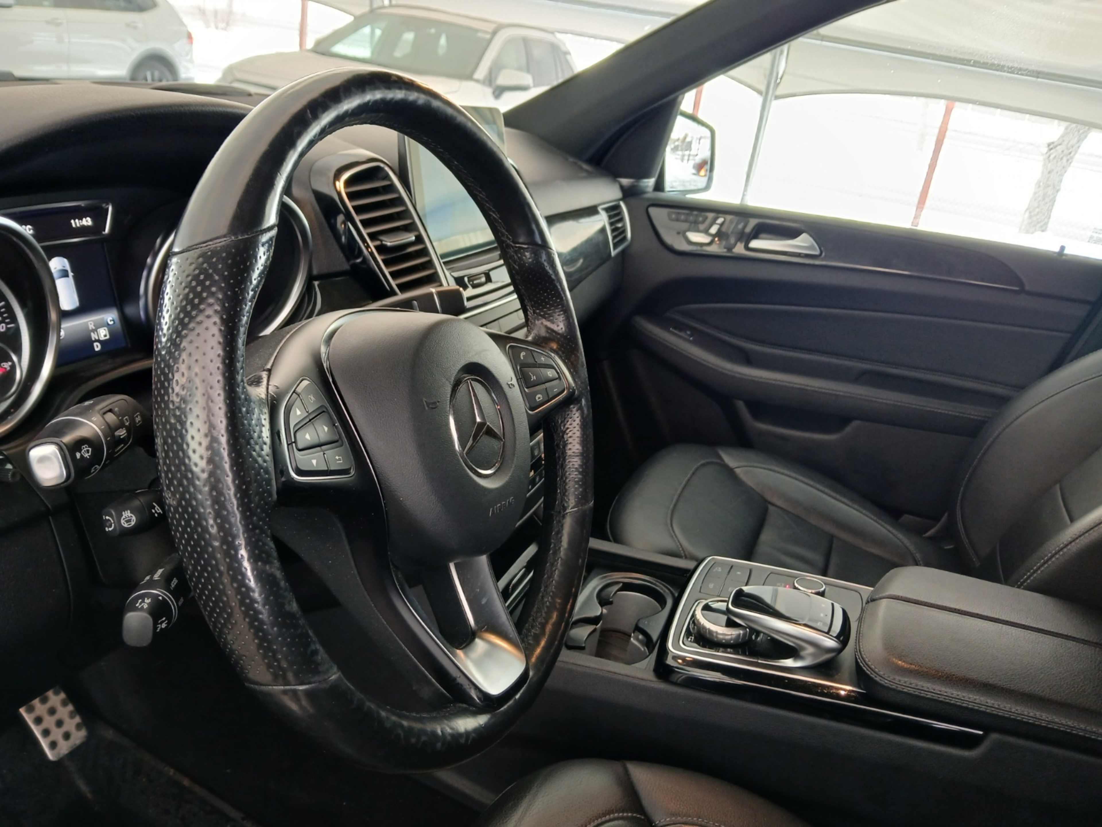 2018 Mercedes Benz GLE 400 4MATIC photo 2