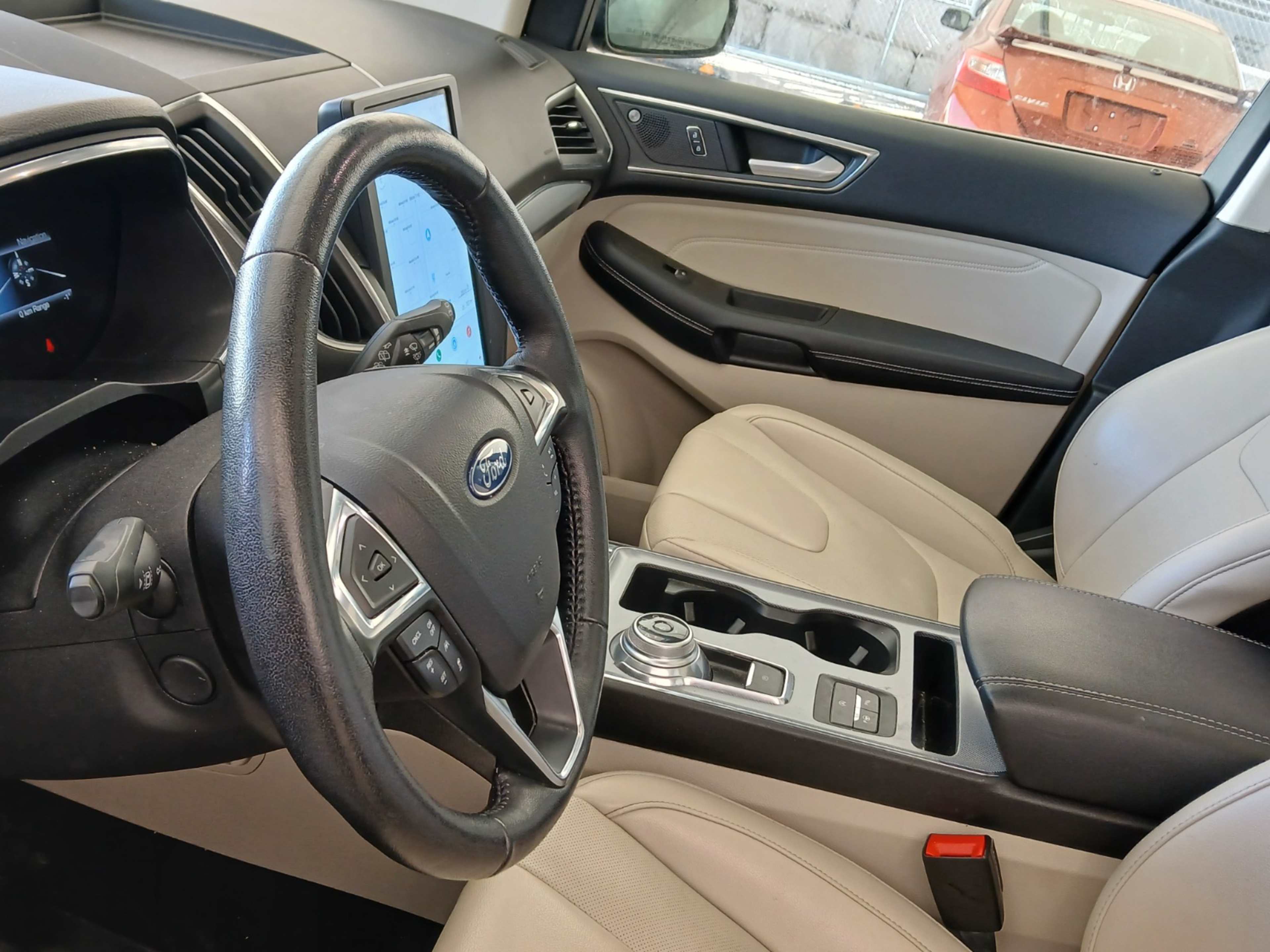 2021 Ford Edge Titanium photo 2