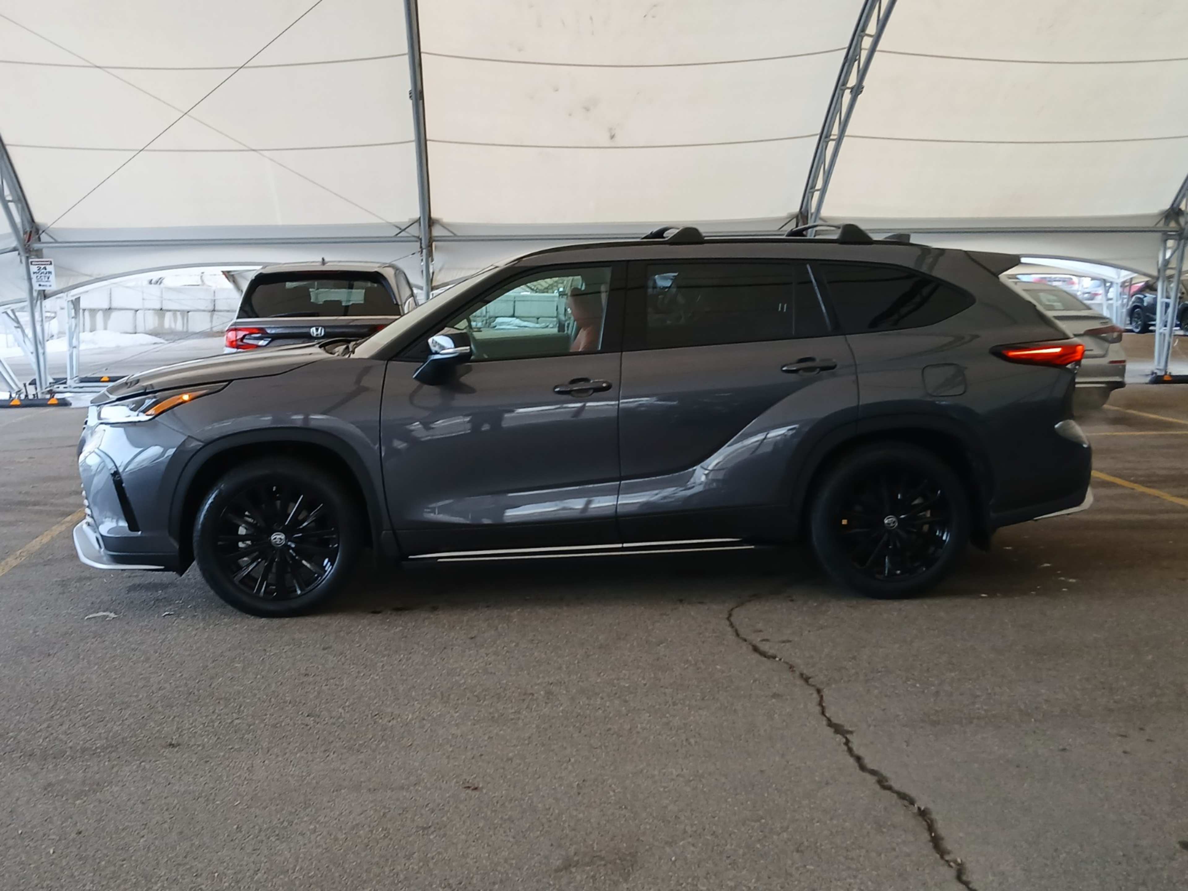 2023 Toyota Highlander Limited Platinum XLE XSE photo 3