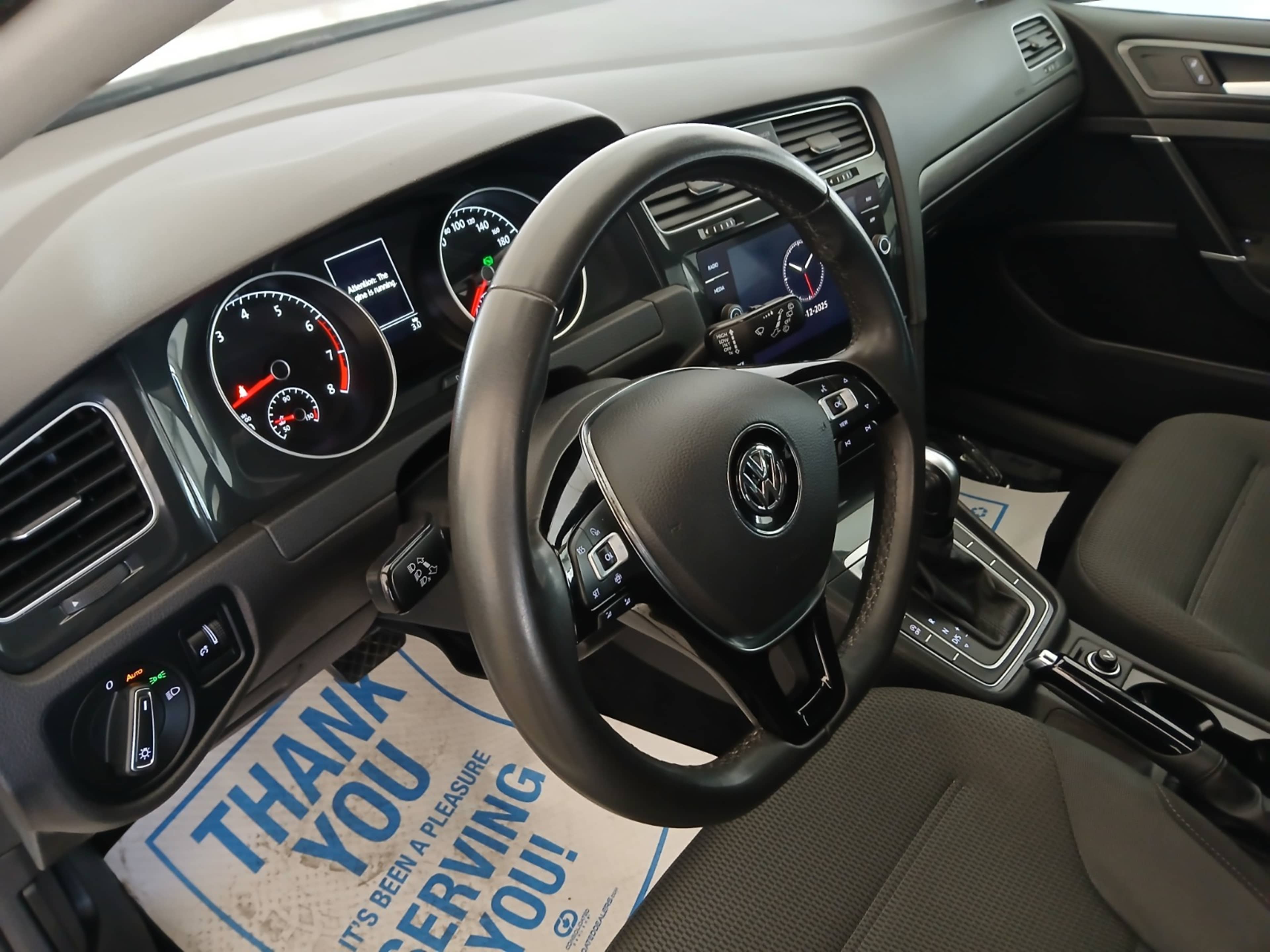 2021 Volkswagen Golf photo 2