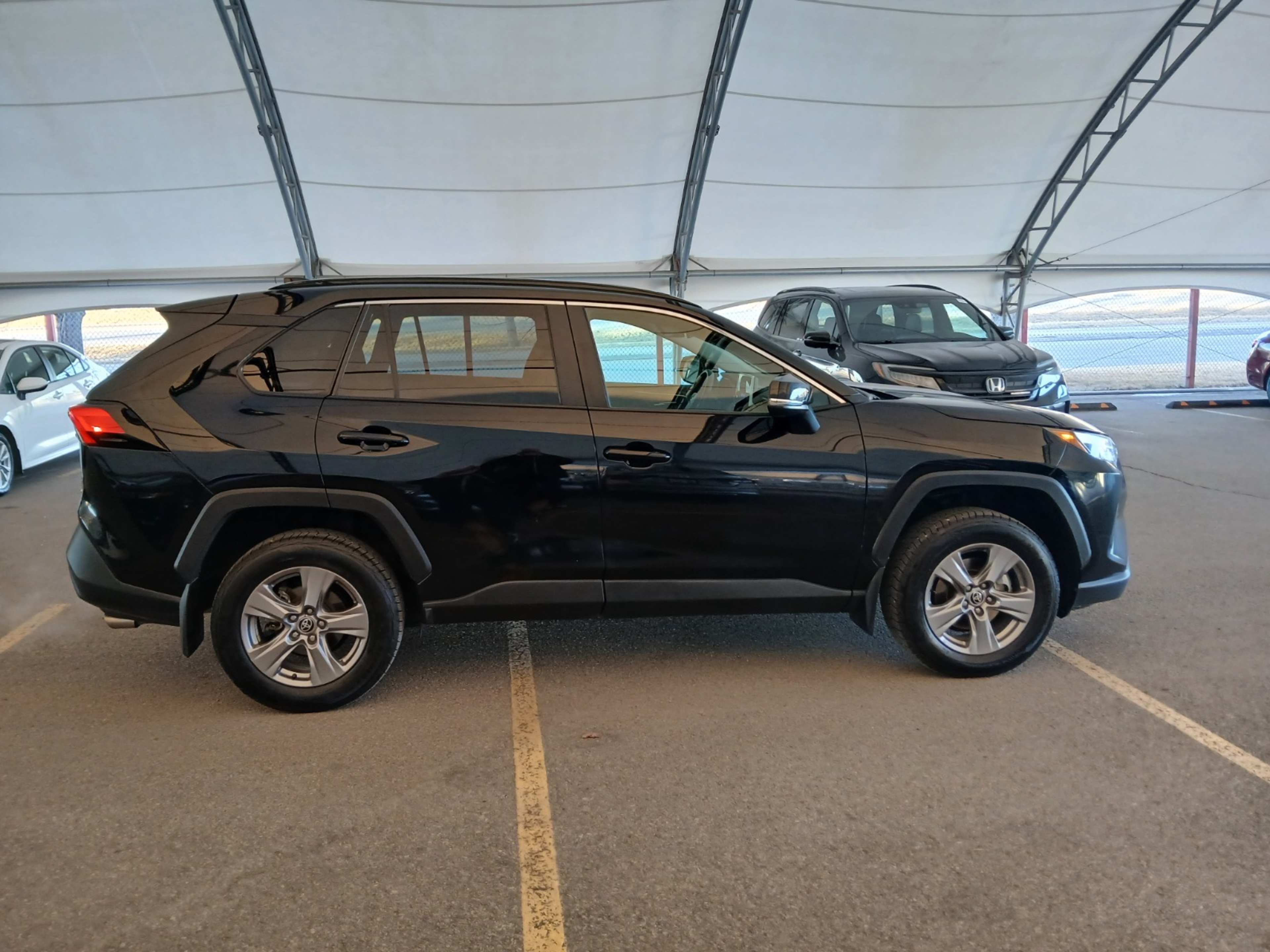 2024 Toyota RAV4 XLE photo 3