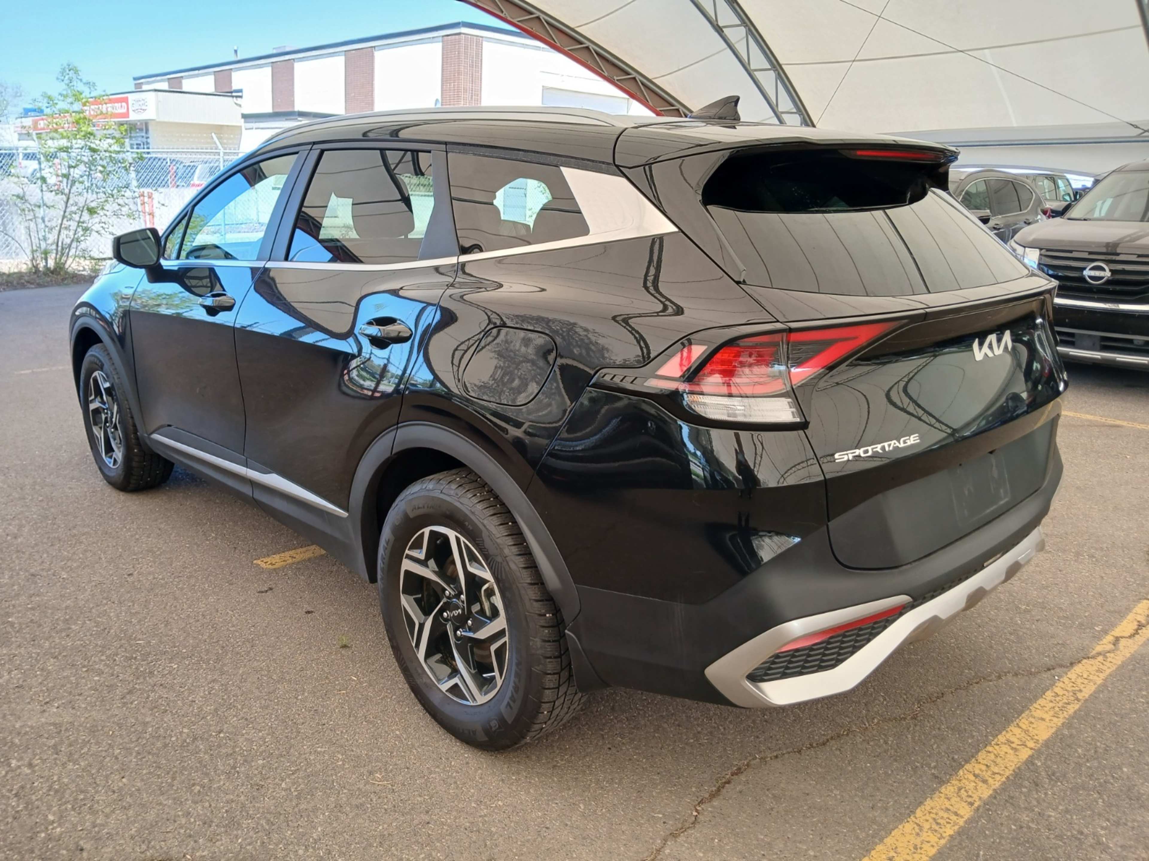 2023 Kia Sportage LX photo 3