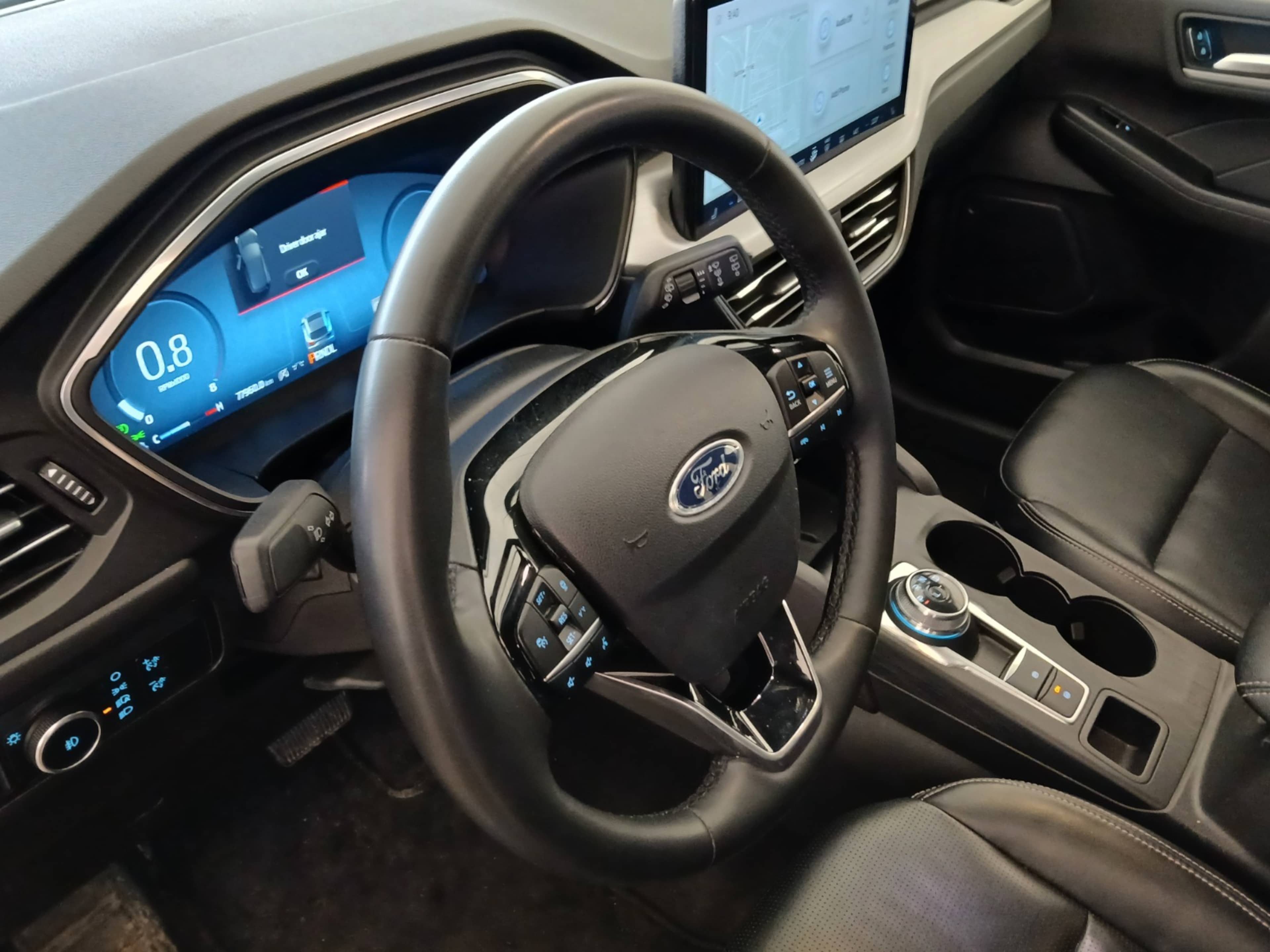 2024 Ford Escape Platinum photo 2