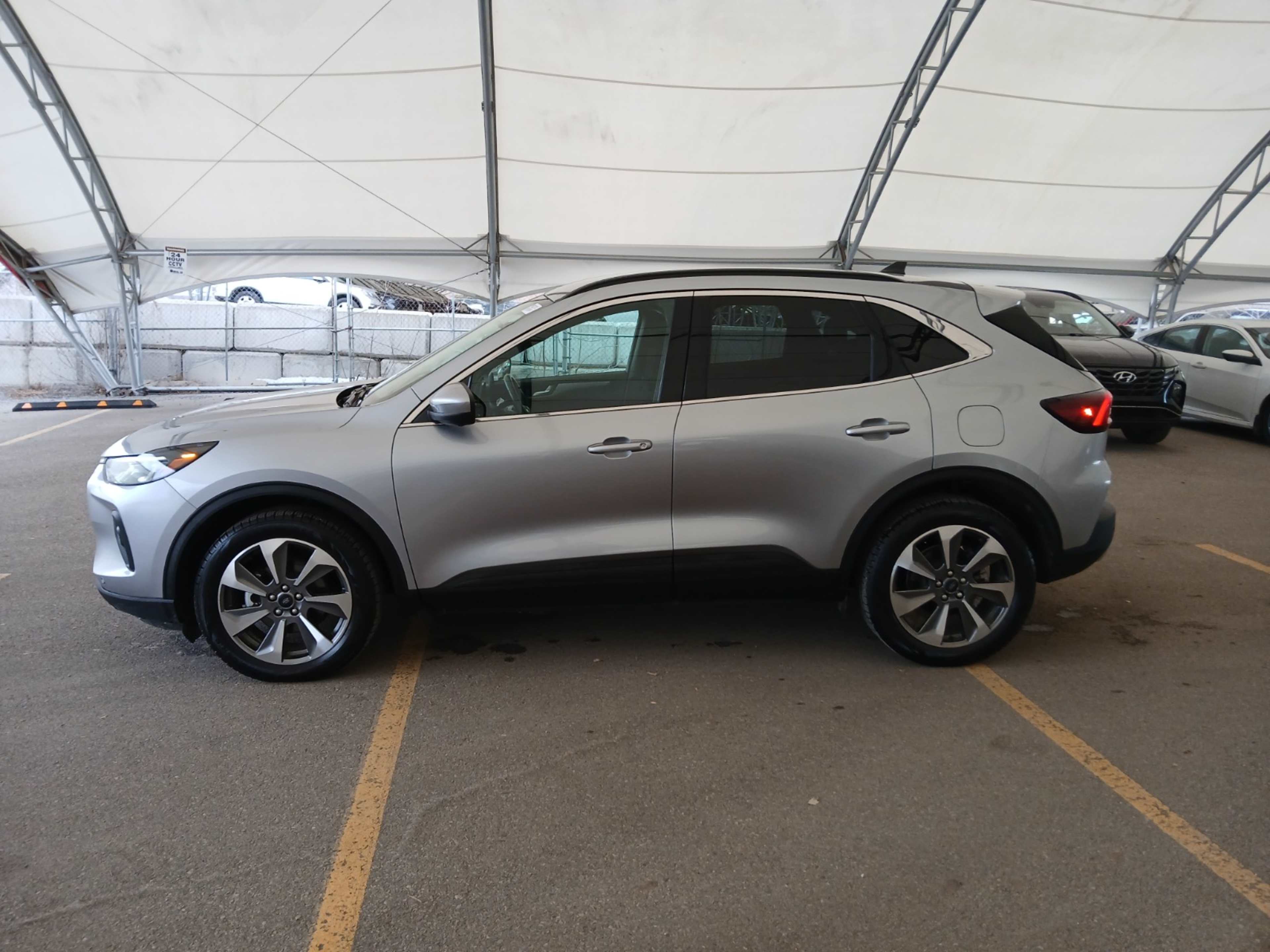 2024 Ford Escape Platinum photo 3