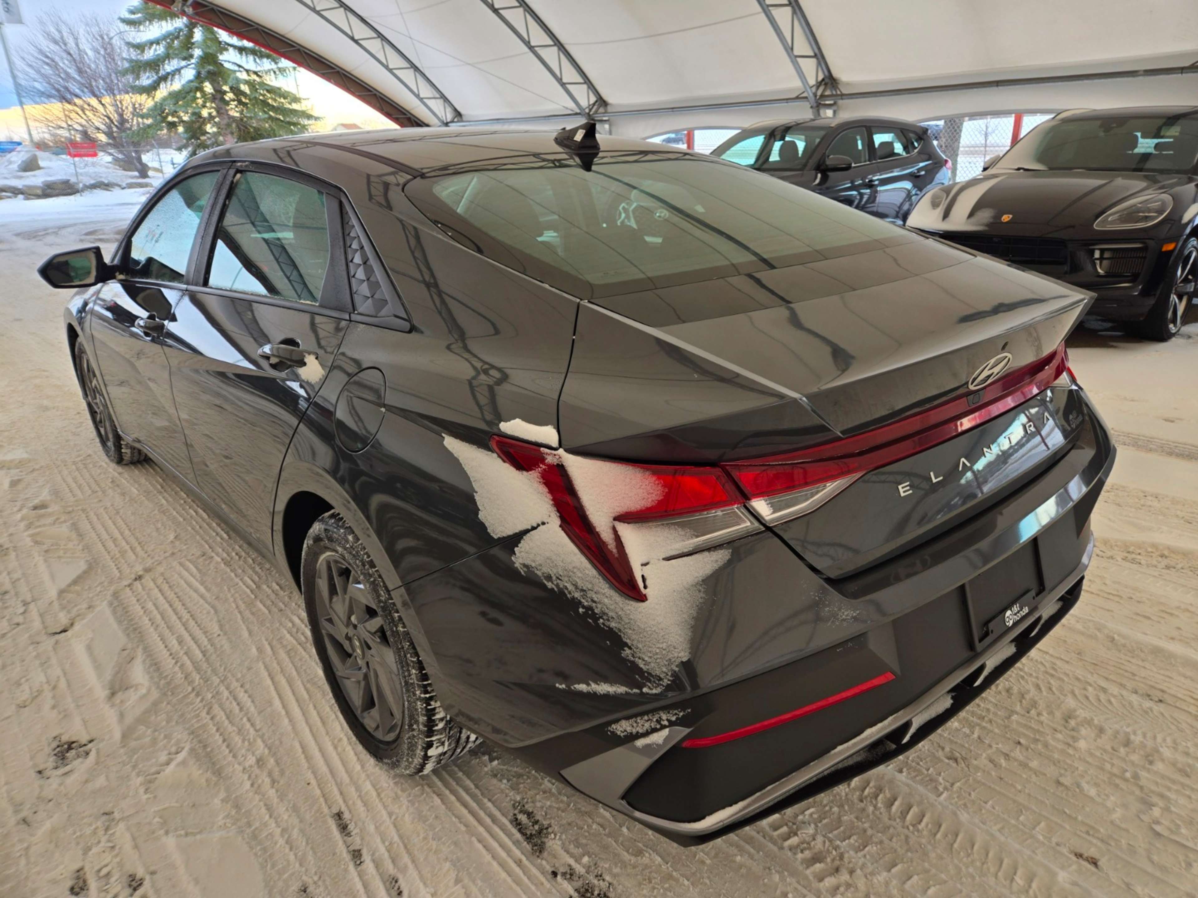 2024 Hyundai Elantra SEL photo 3