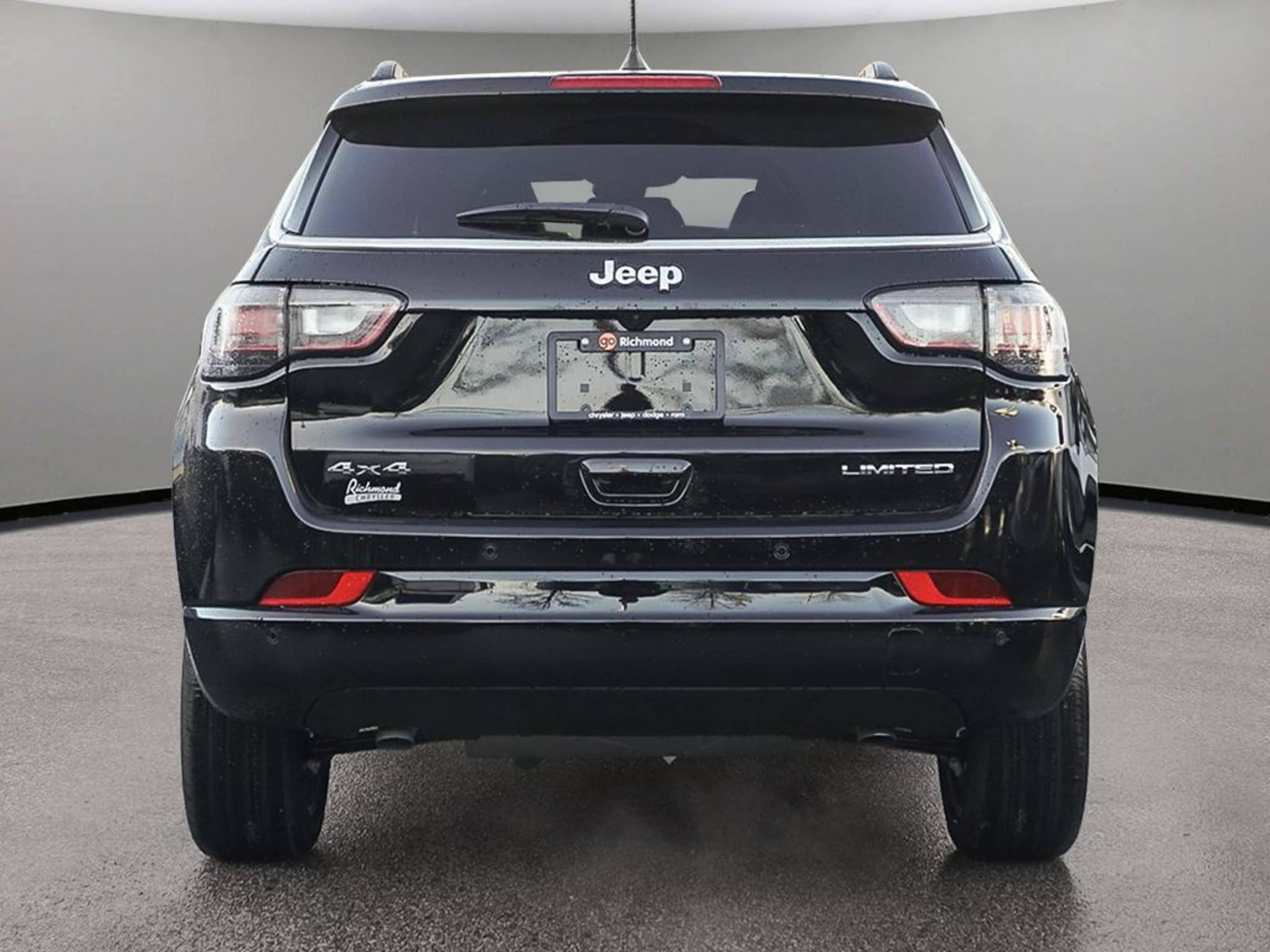 2025 Jeep Compass Limited photo 3